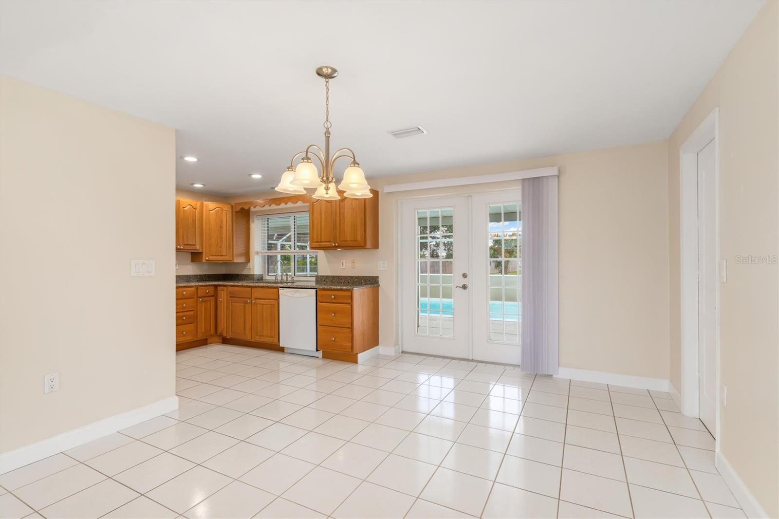 Image 7 of 36 For 703 Spring Lake Boulevard Nw