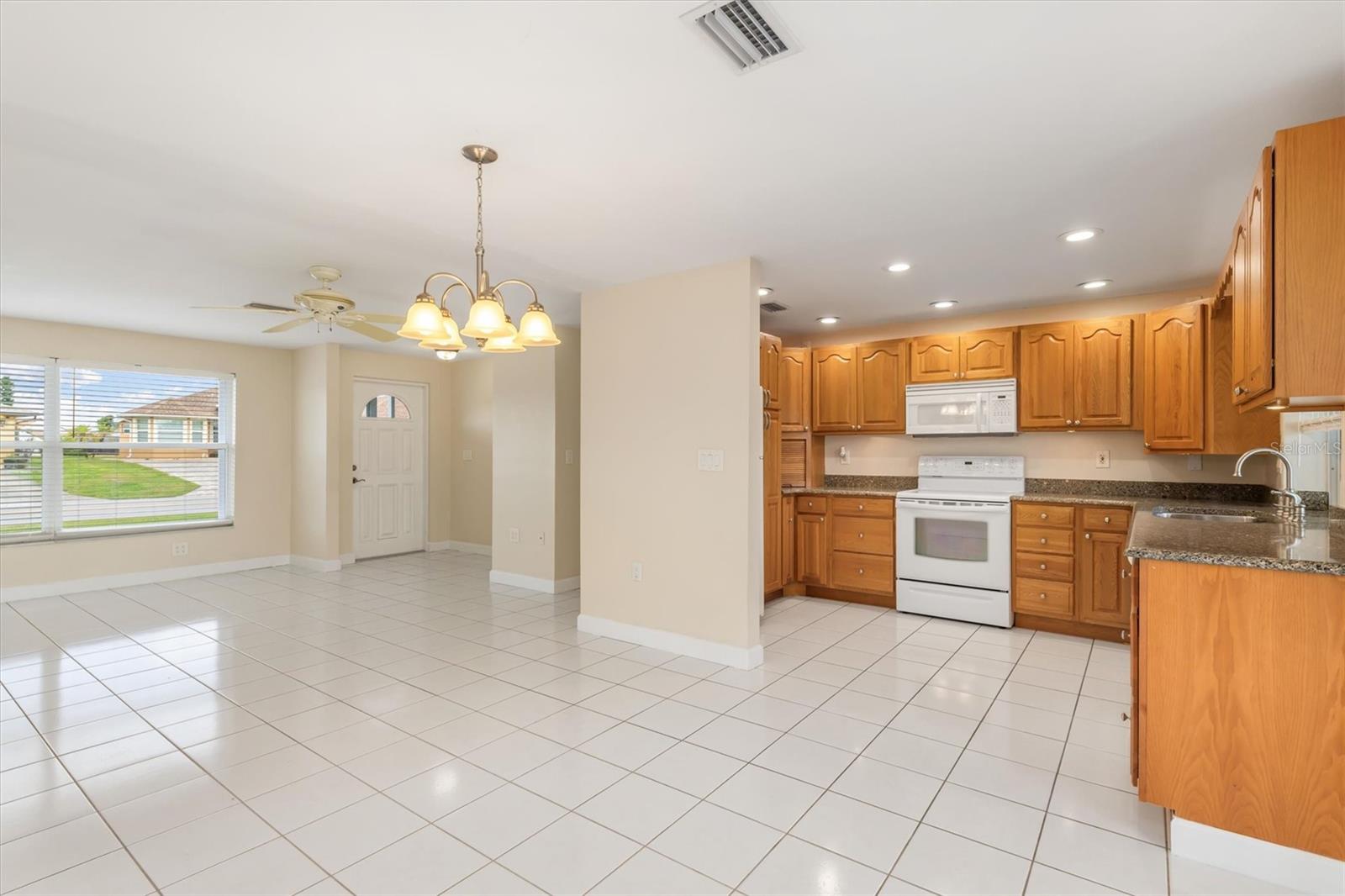 Image 8 of 36 For 703 Spring Lake Boulevard Nw