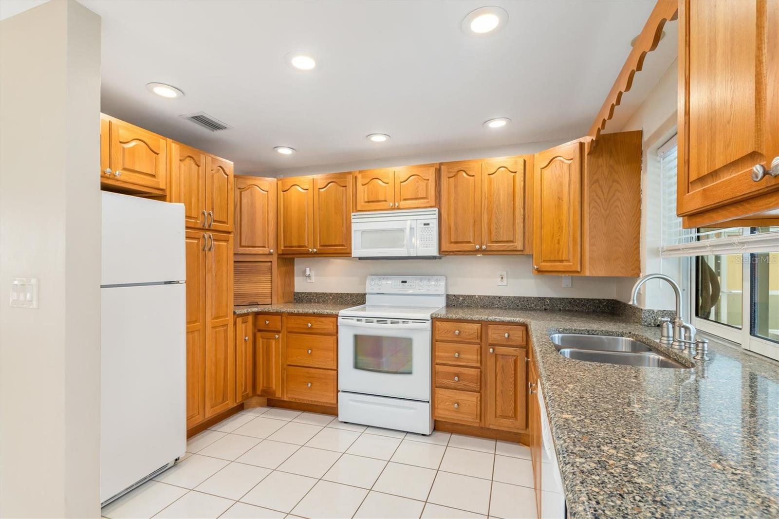 Image 9 of 36 For 703 Spring Lake Boulevard Nw