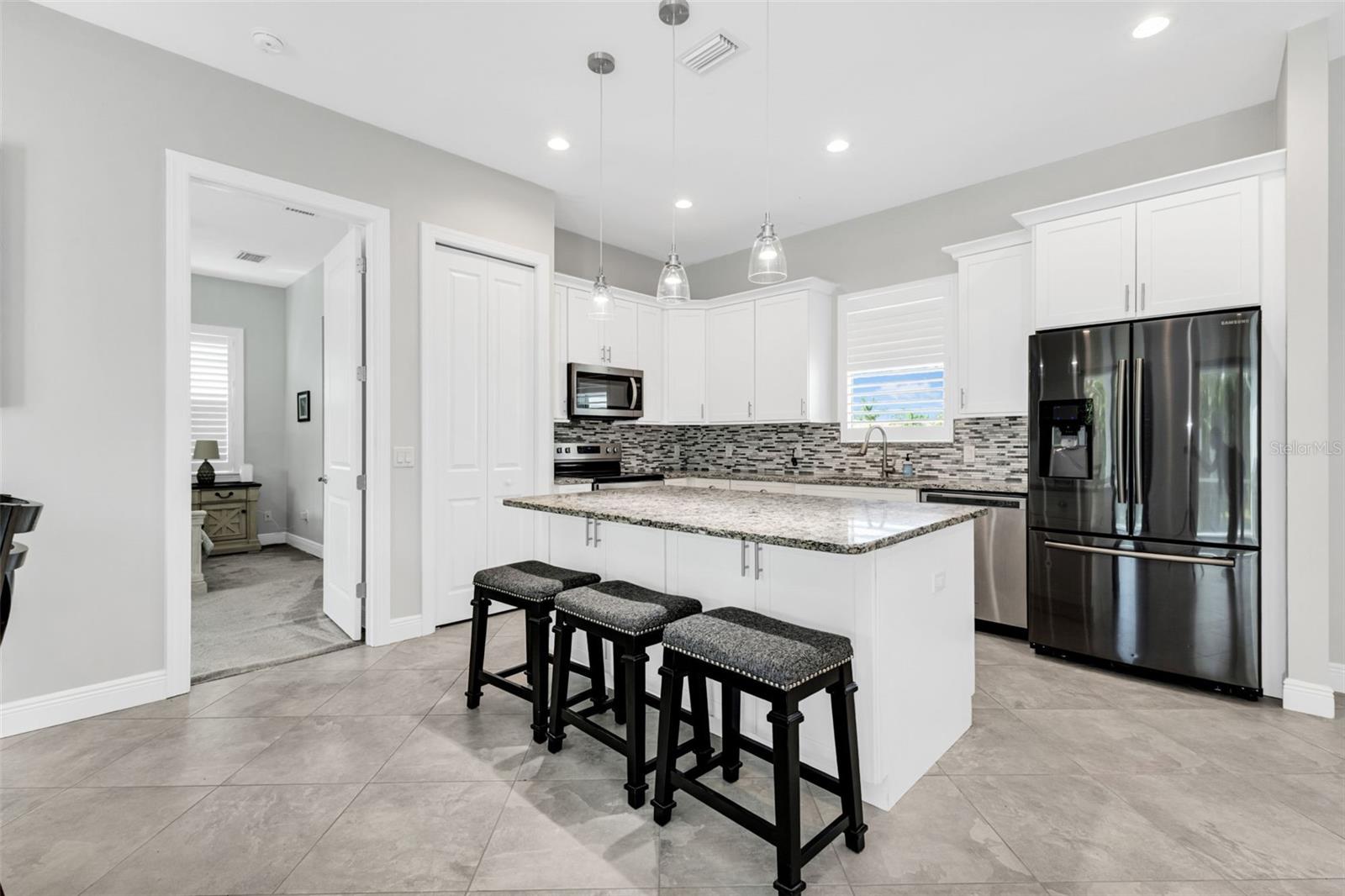 Image 11 of 65 For 3302 Palm Dr