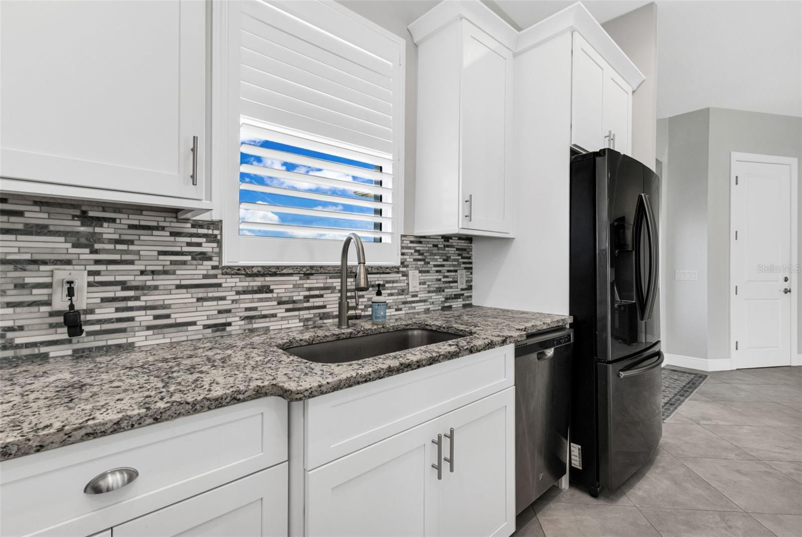 Image 15 of 65 For 3302 Palm Dr