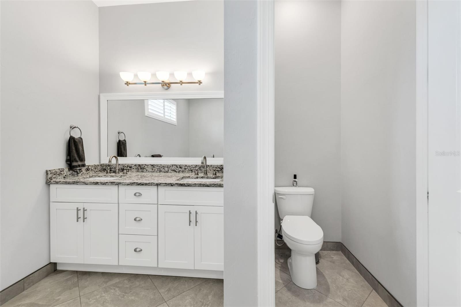 Image 23 of 65 For 3302 Palm Dr