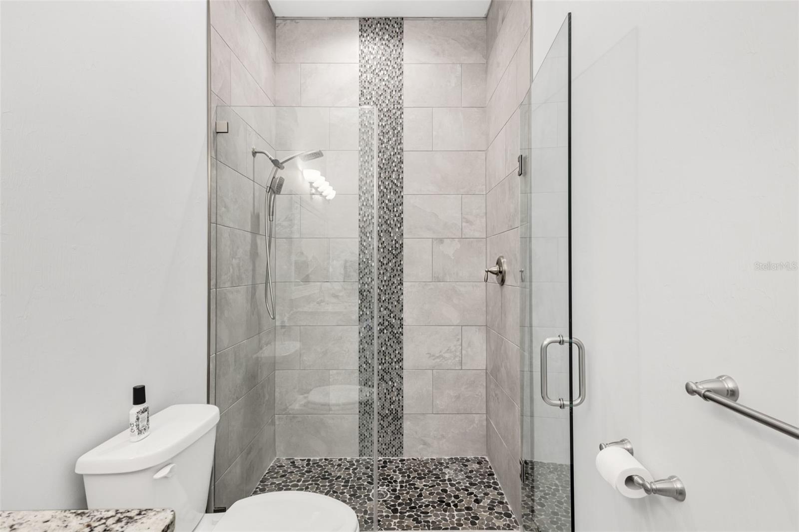 Image 29 of 65 For 3302 Palm Dr