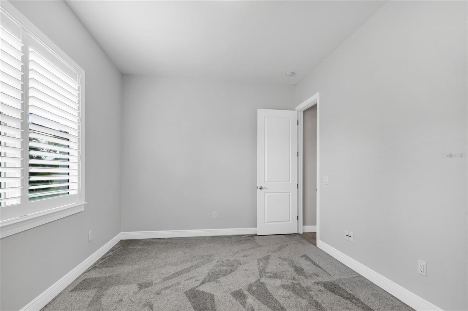 Image 32 of 65 For 3302 Palm Dr