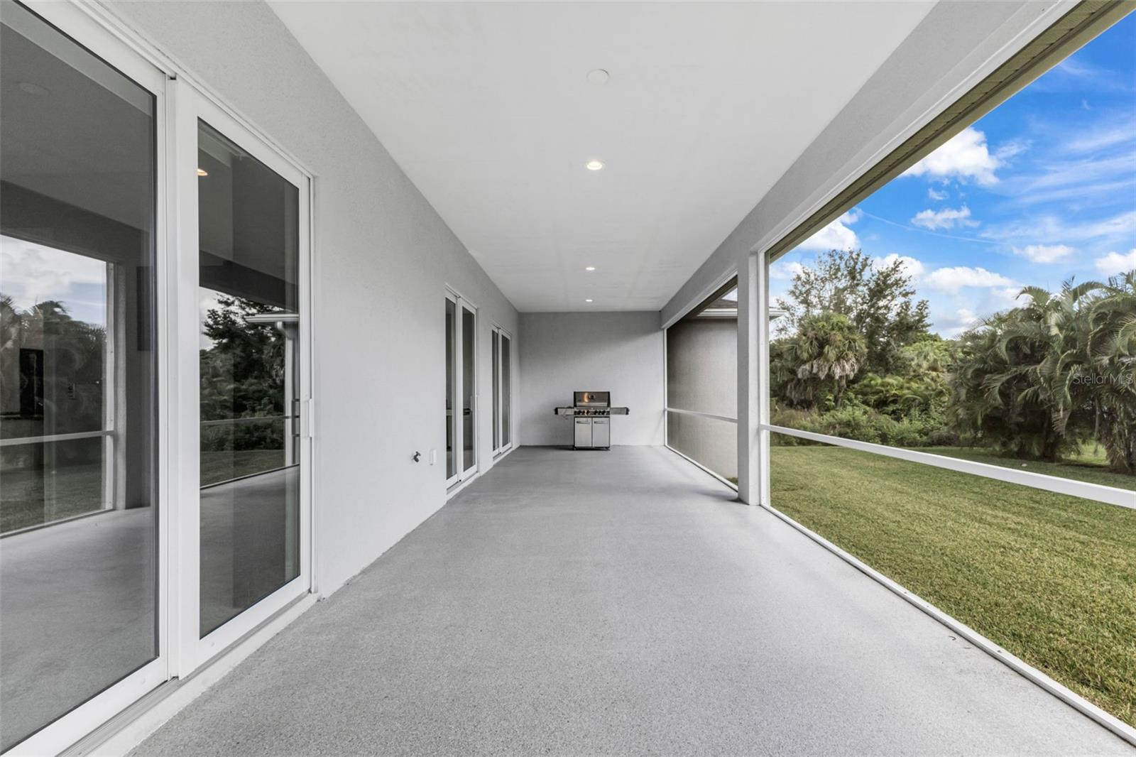 Image 35 of 65 For 3302 Palm Dr