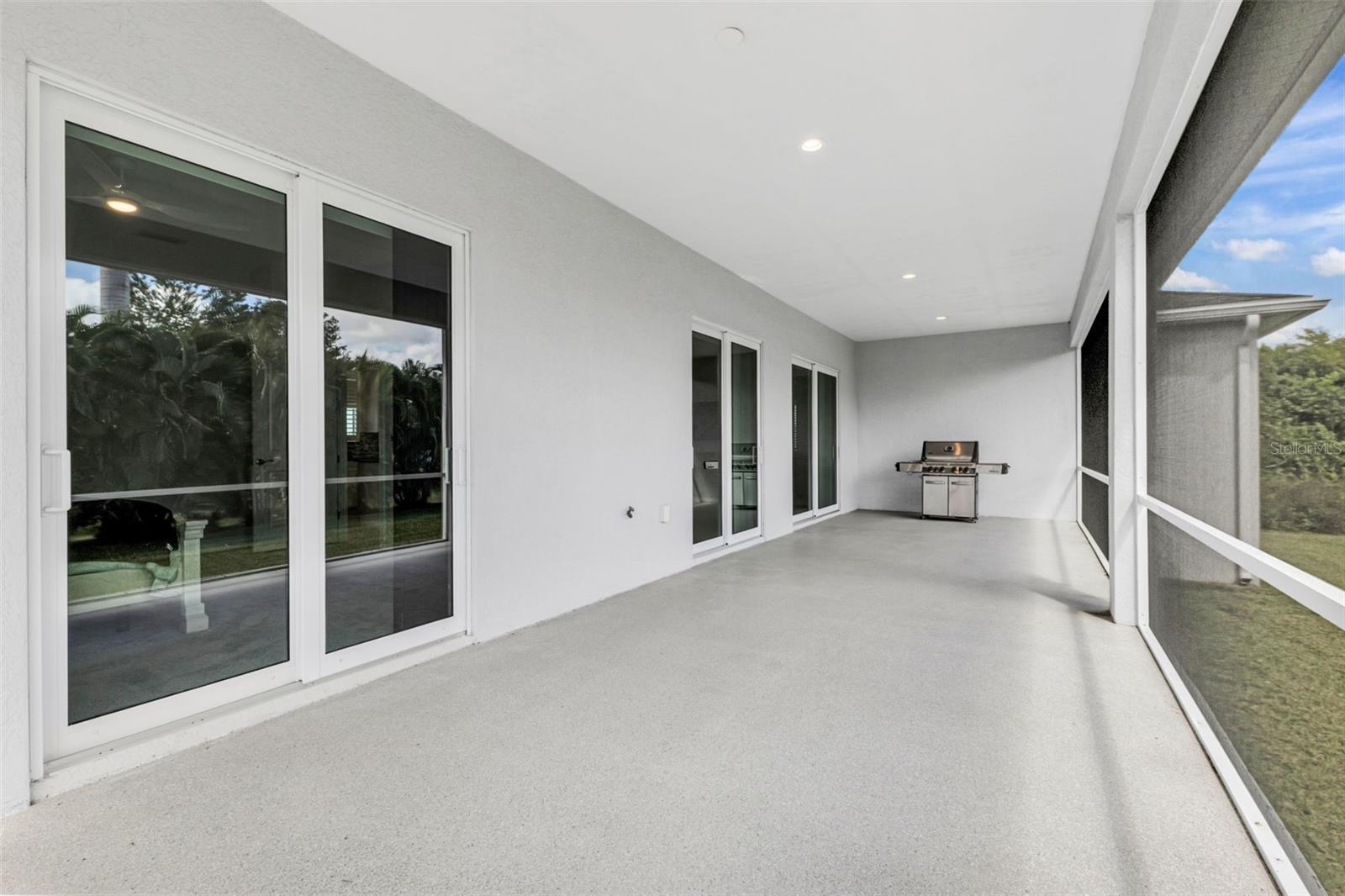 Image 36 of 65 For 3302 Palm Dr