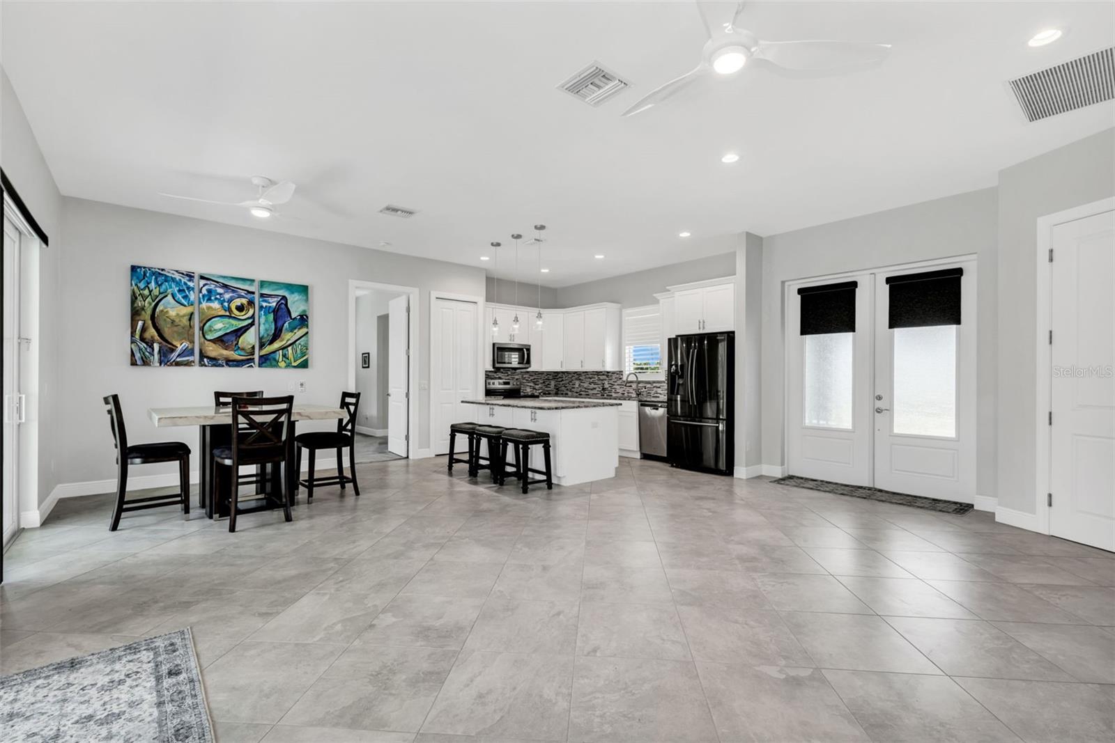 Image 8 of 65 For 3302 Palm Dr