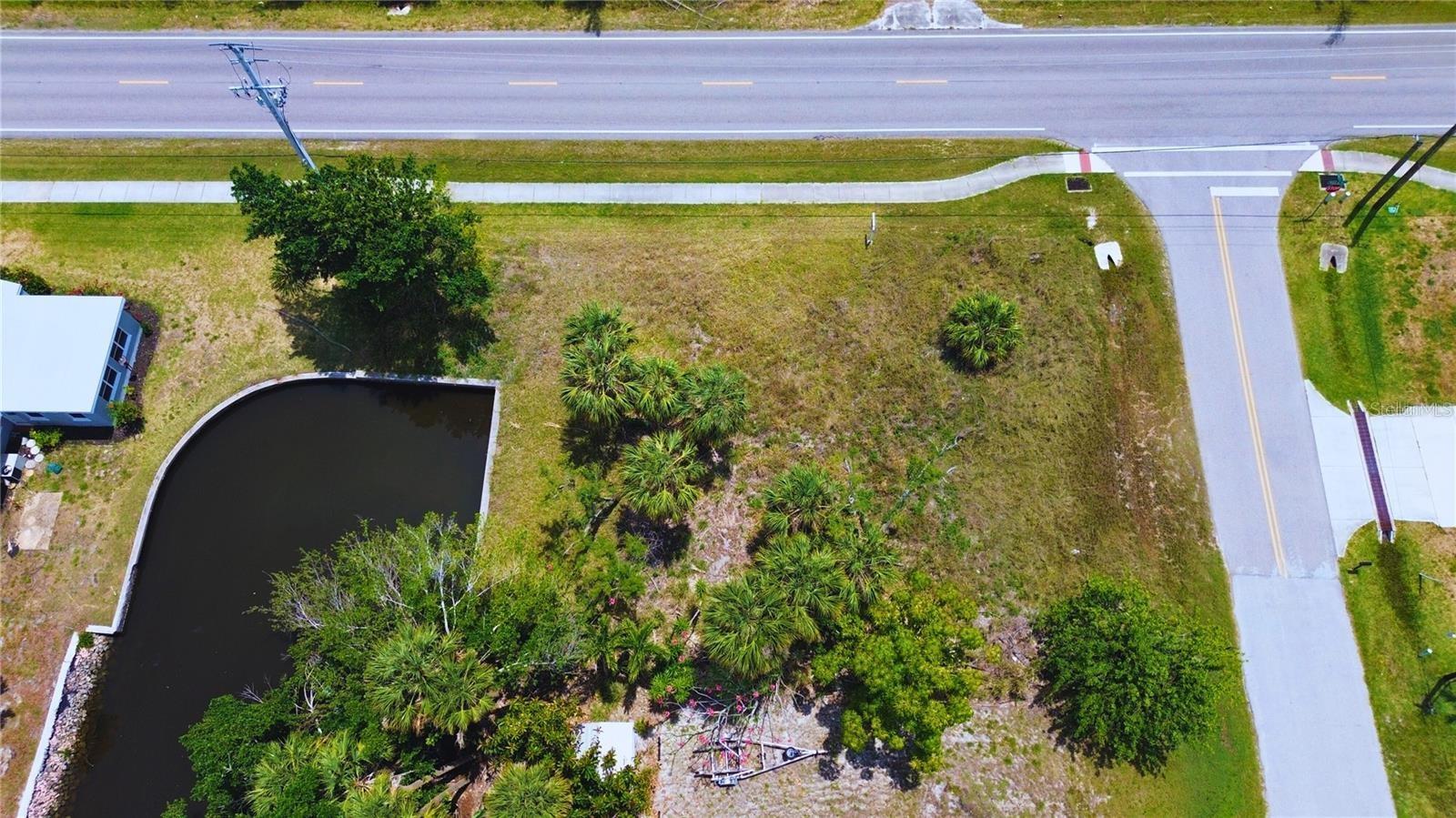 Image 3 of 7 For 3128 Banyan Way