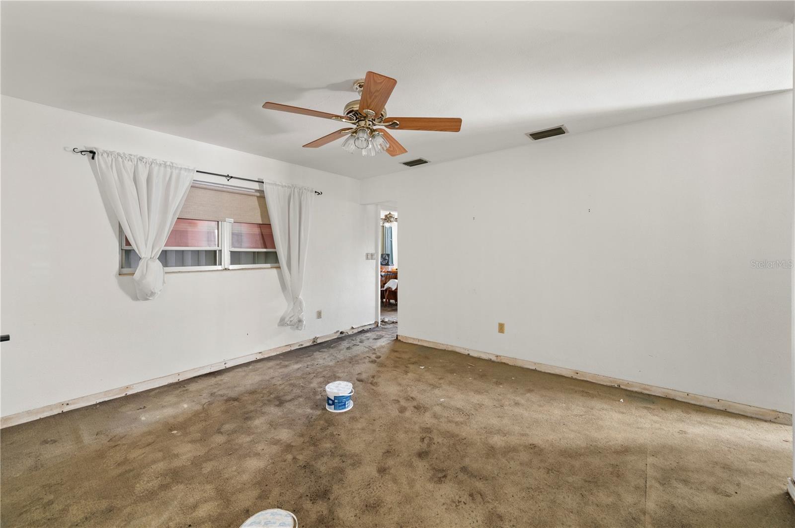 Image 14 of 30 For 210 Harvey Street