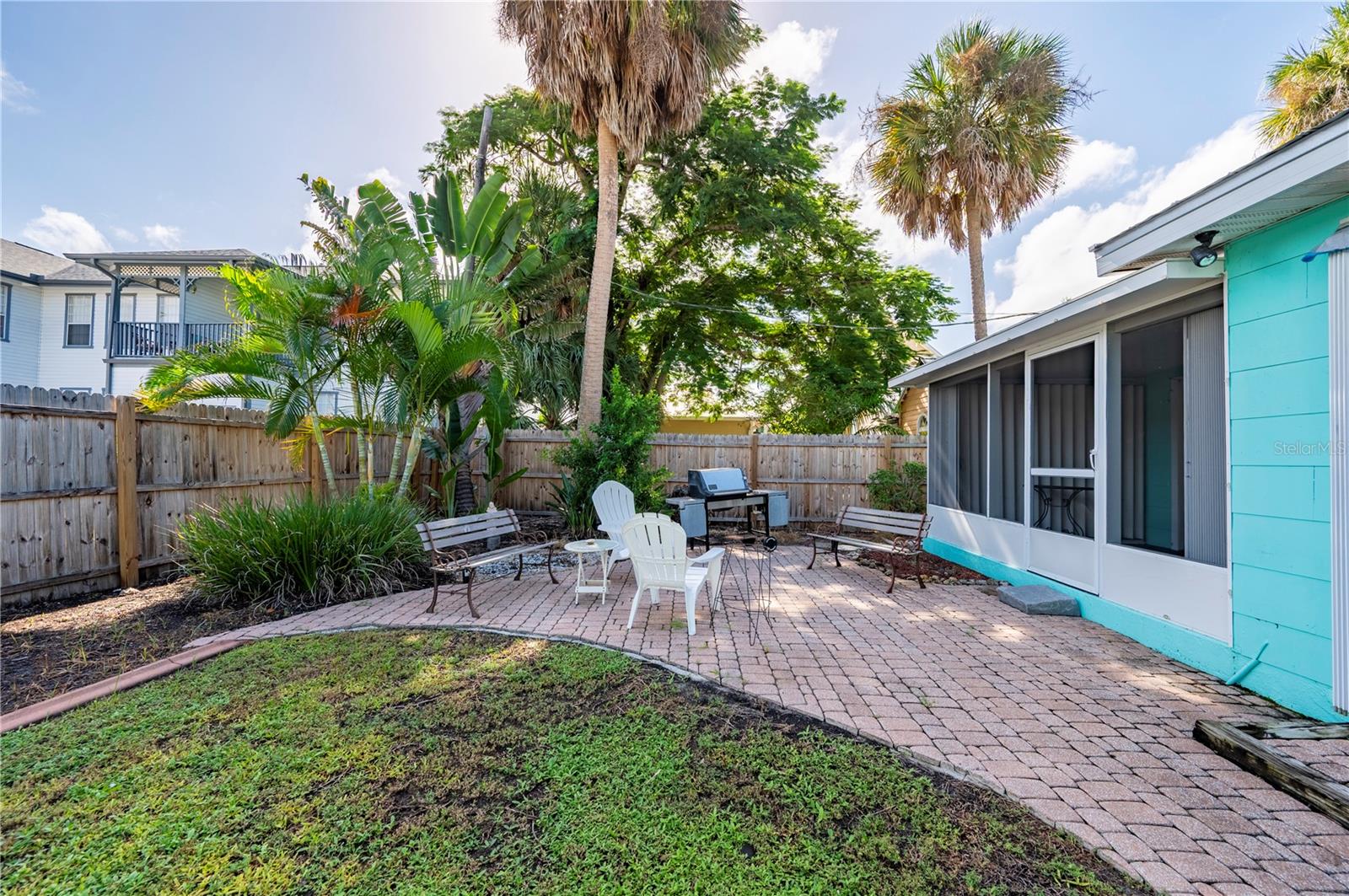 Image 17 of 30 For 210 Harvey Street