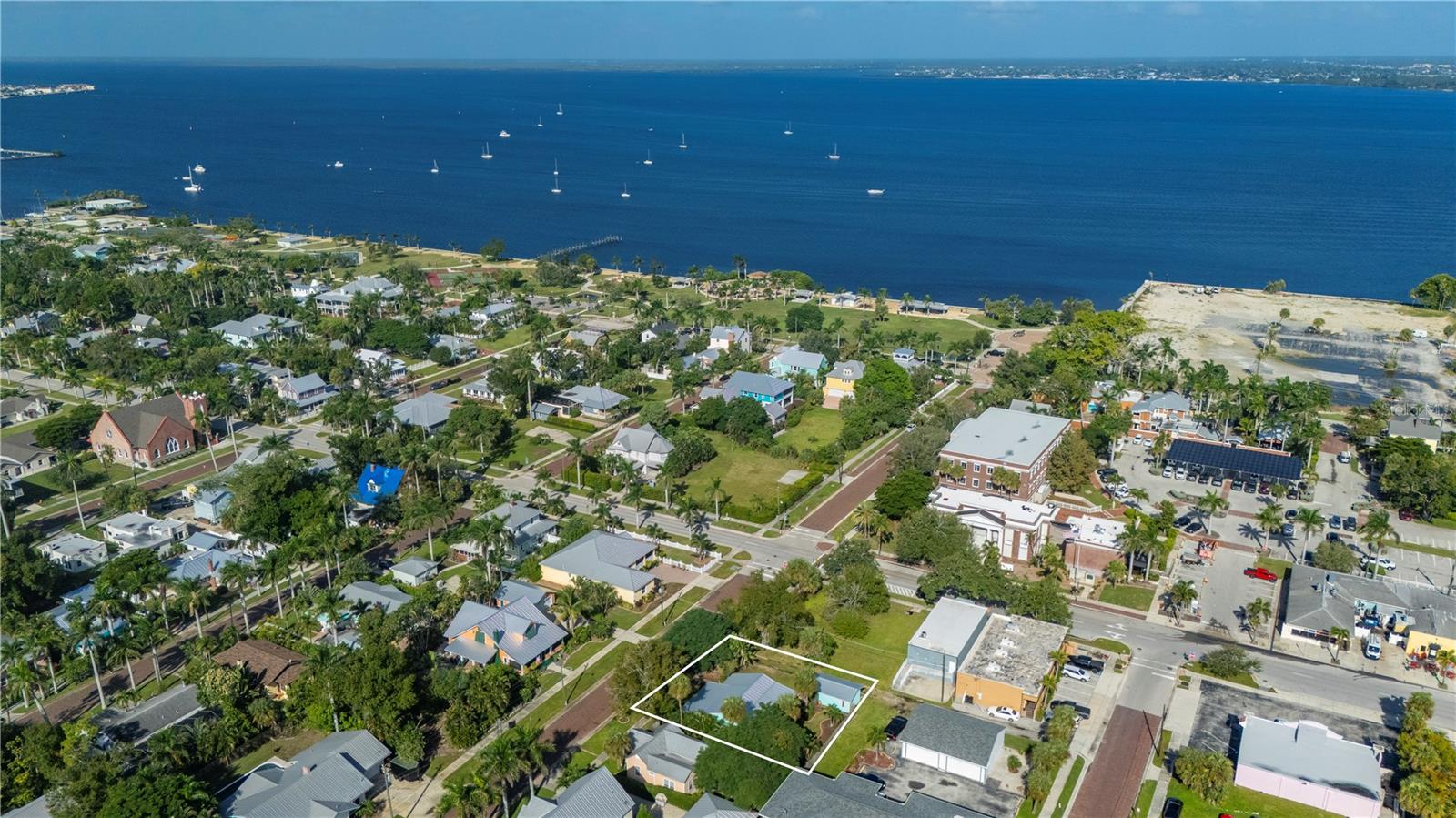 Image 23 of 30 For 210 Harvey Street