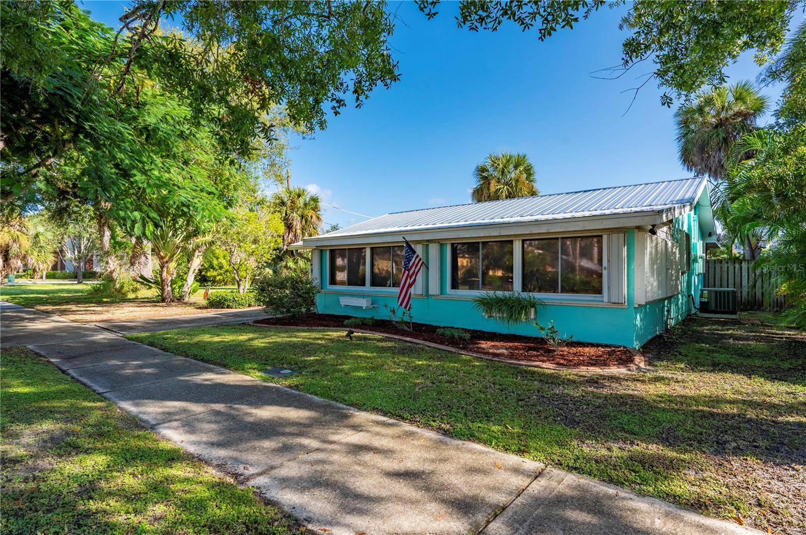 Image 6 of 30 For 210 Harvey Street