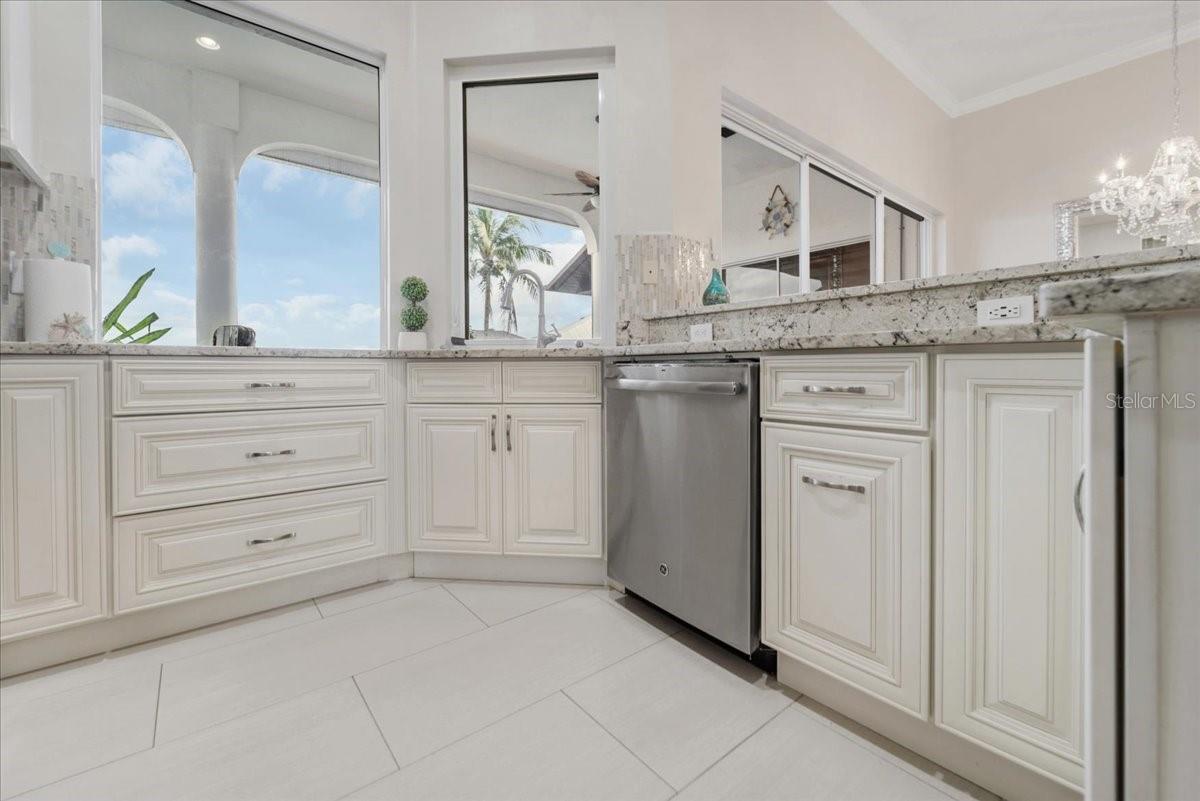 Image 16 of 52 For 4213 28th Street