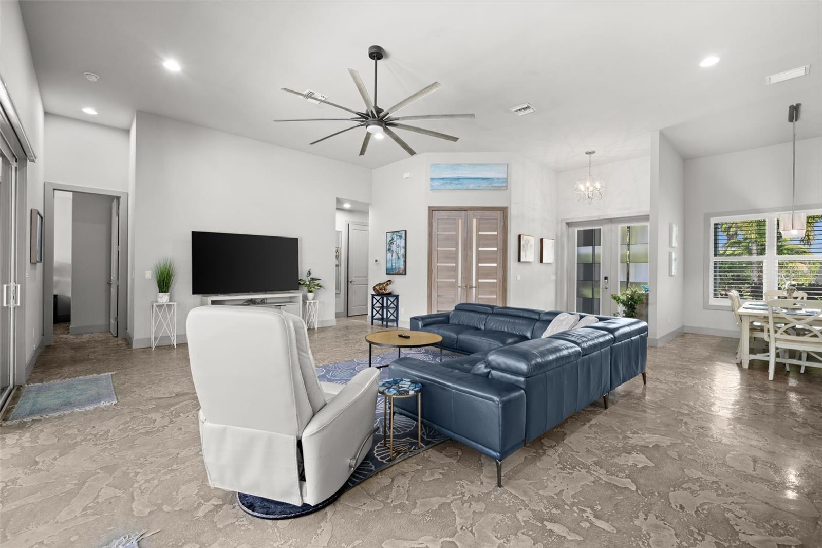 Image 15 of 61 For 528 14th Terrace