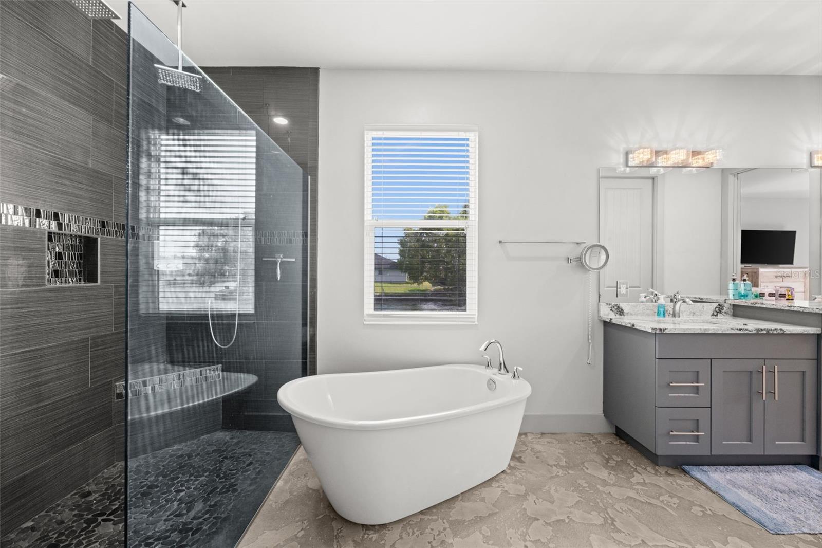 Image 22 of 61 For 528 14th Terrace