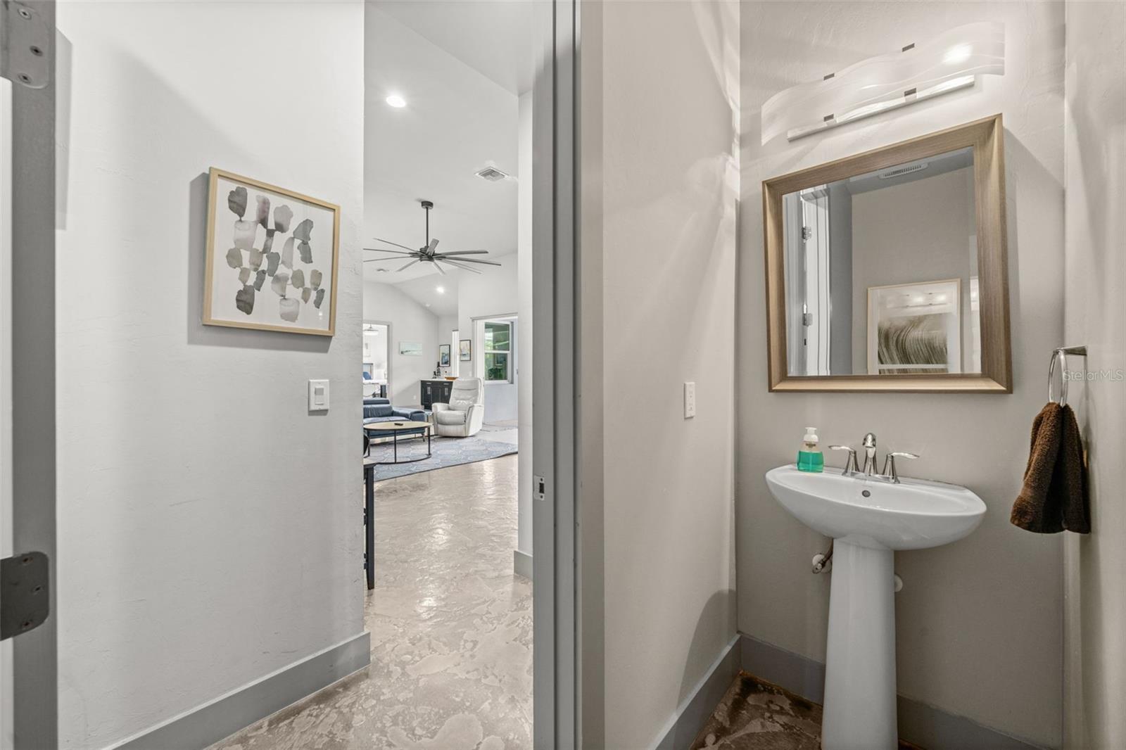 Image 27 of 61 For 528 14th Terrace