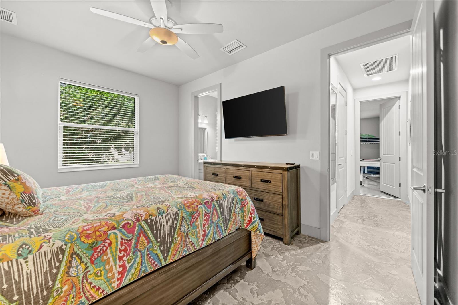 Image 32 of 61 For 528 14th Terrace