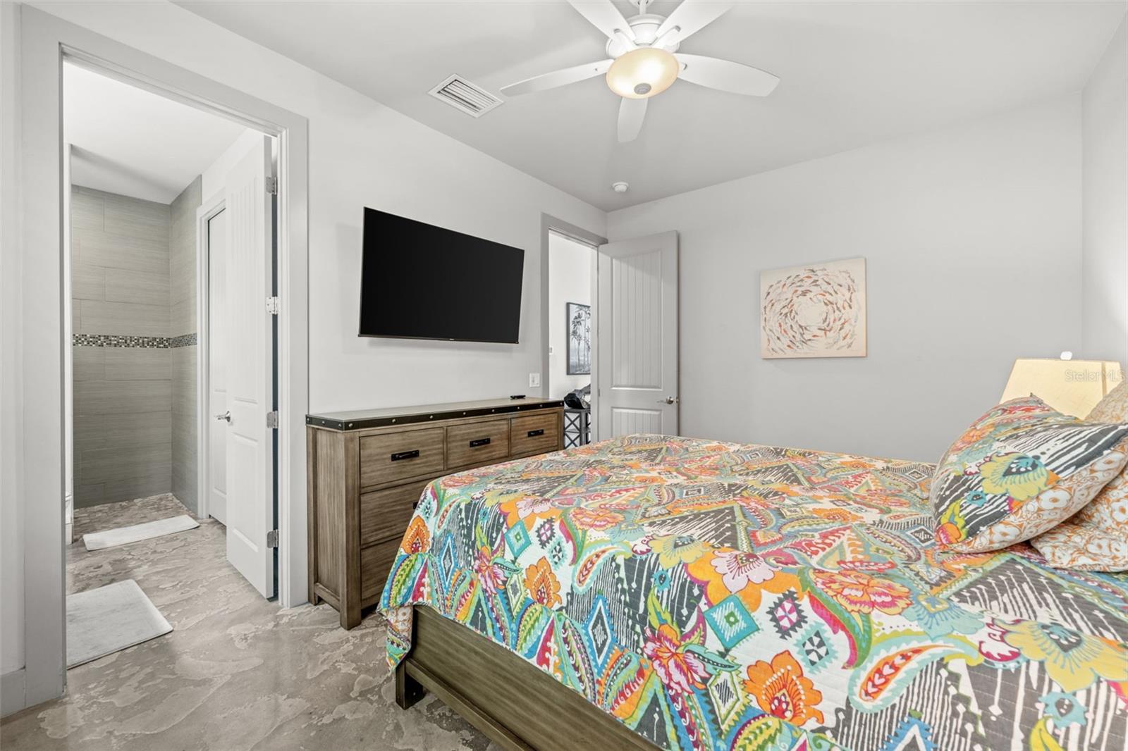 Image 33 of 61 For 528 14th Terrace