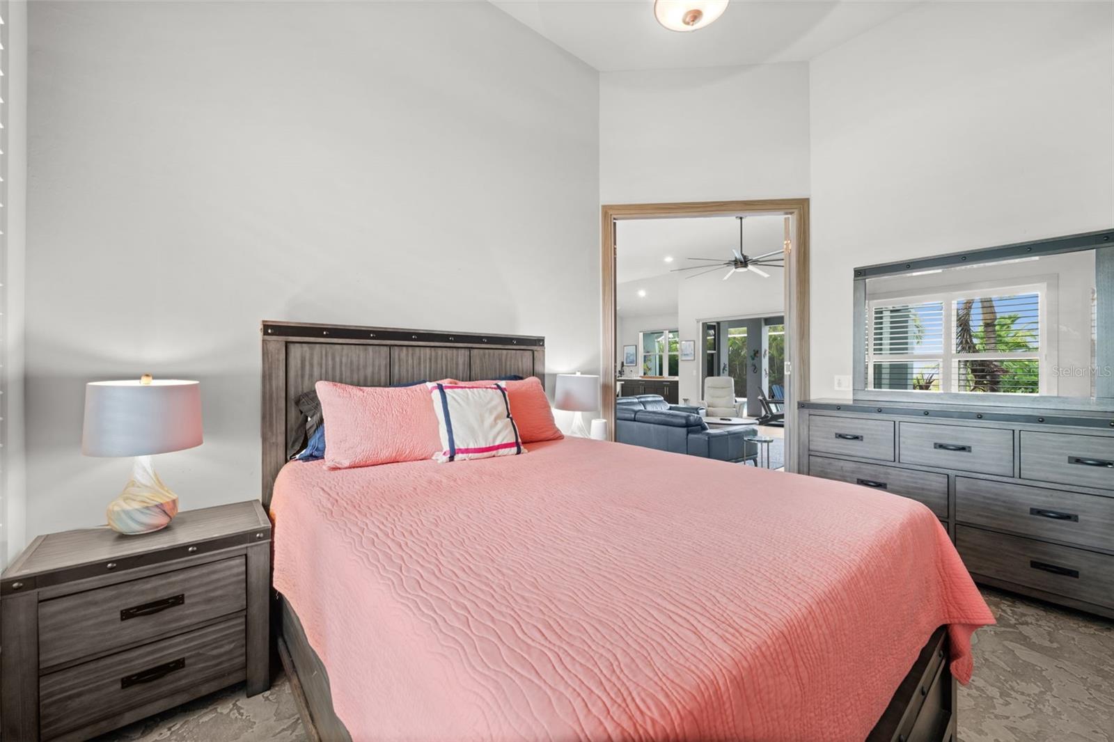 Image 37 of 61 For 528 14th Terrace