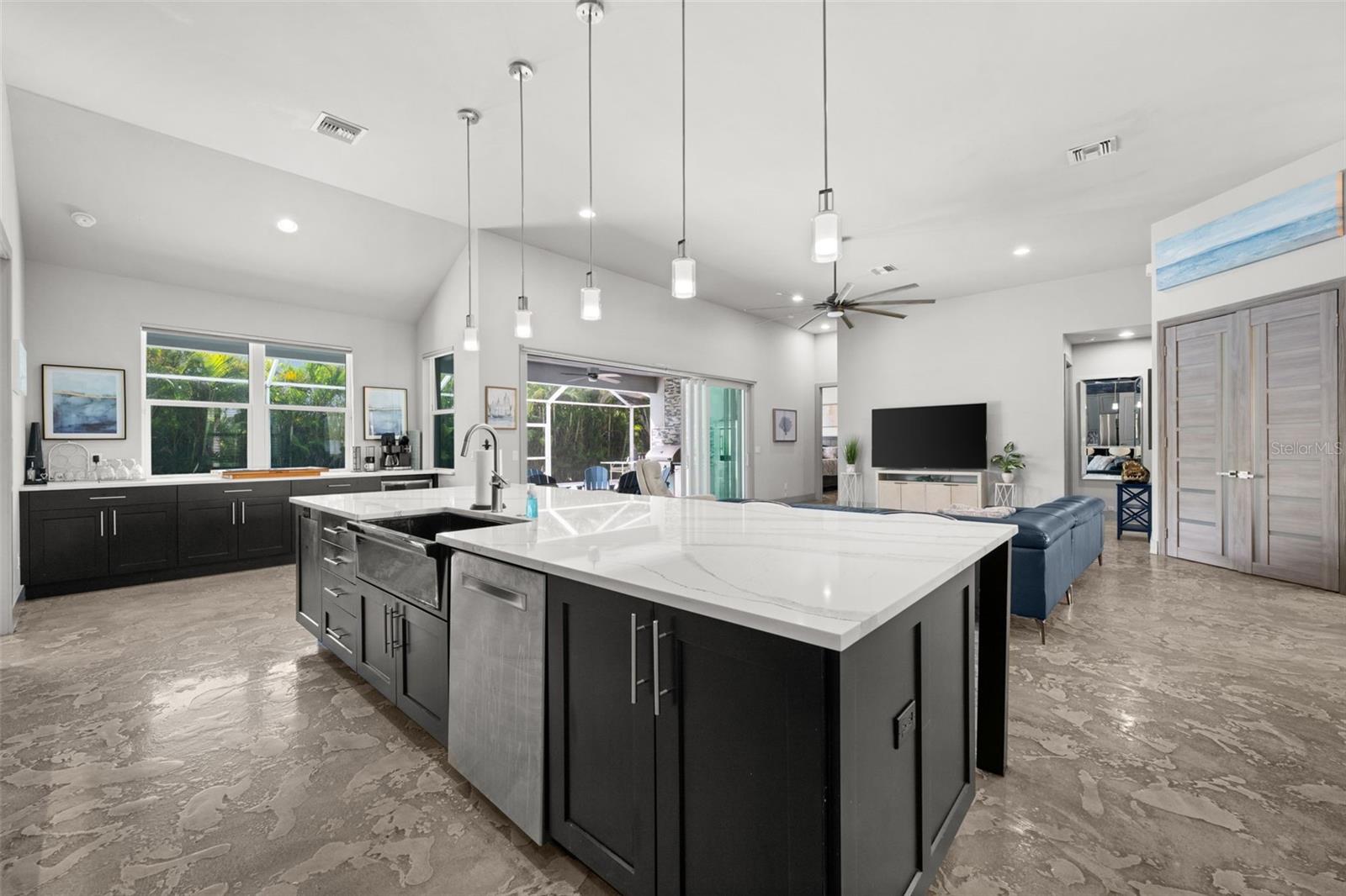 Image 9 of 61 For 528 14th Terrace