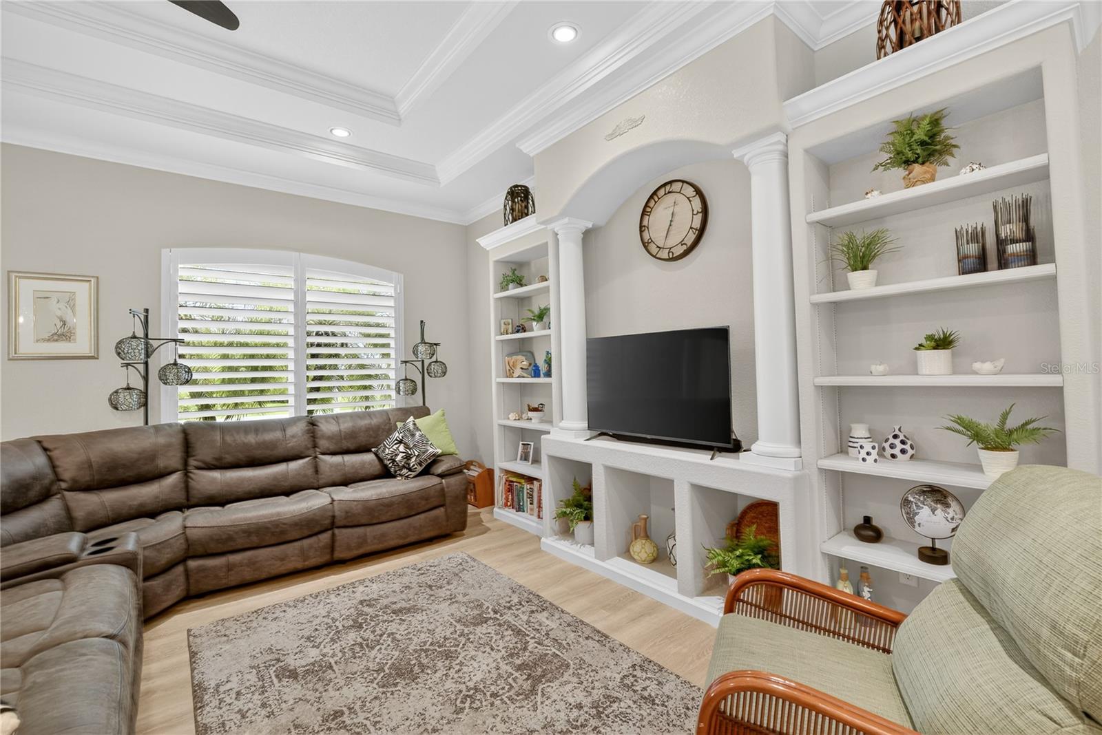 Image 19 of 57 For 18307 Lake Worth Boulevard