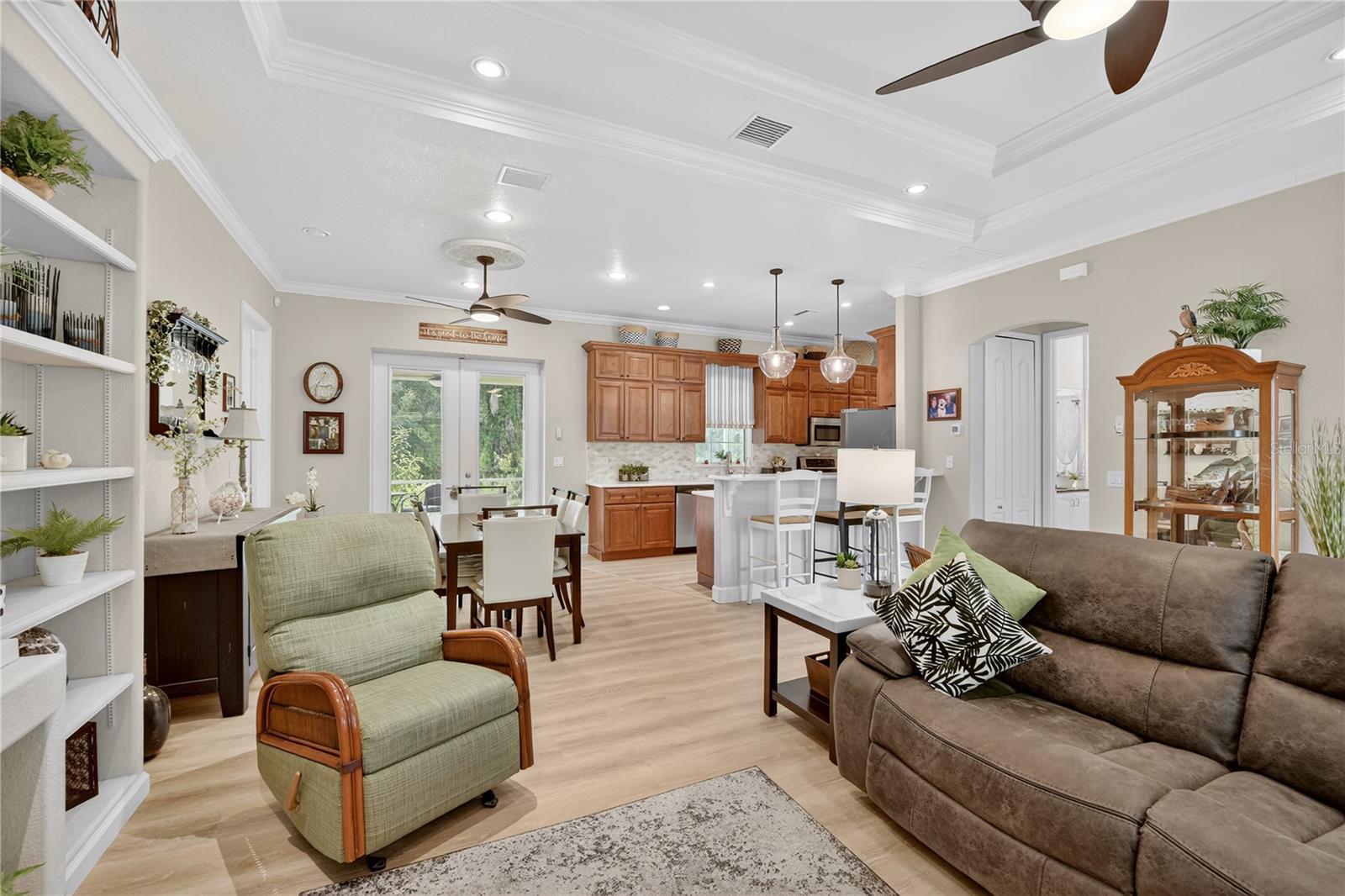 Image 21 of 57 For 18307 Lake Worth Boulevard