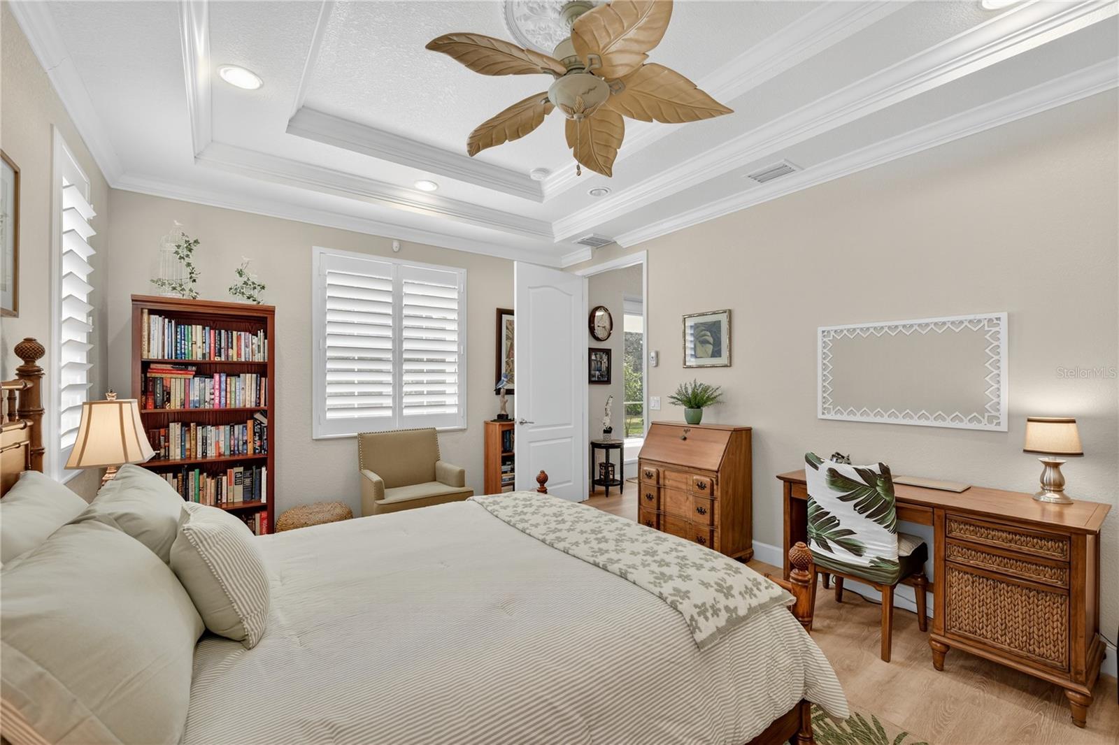 Image 28 of 57 For 18307 Lake Worth Boulevard