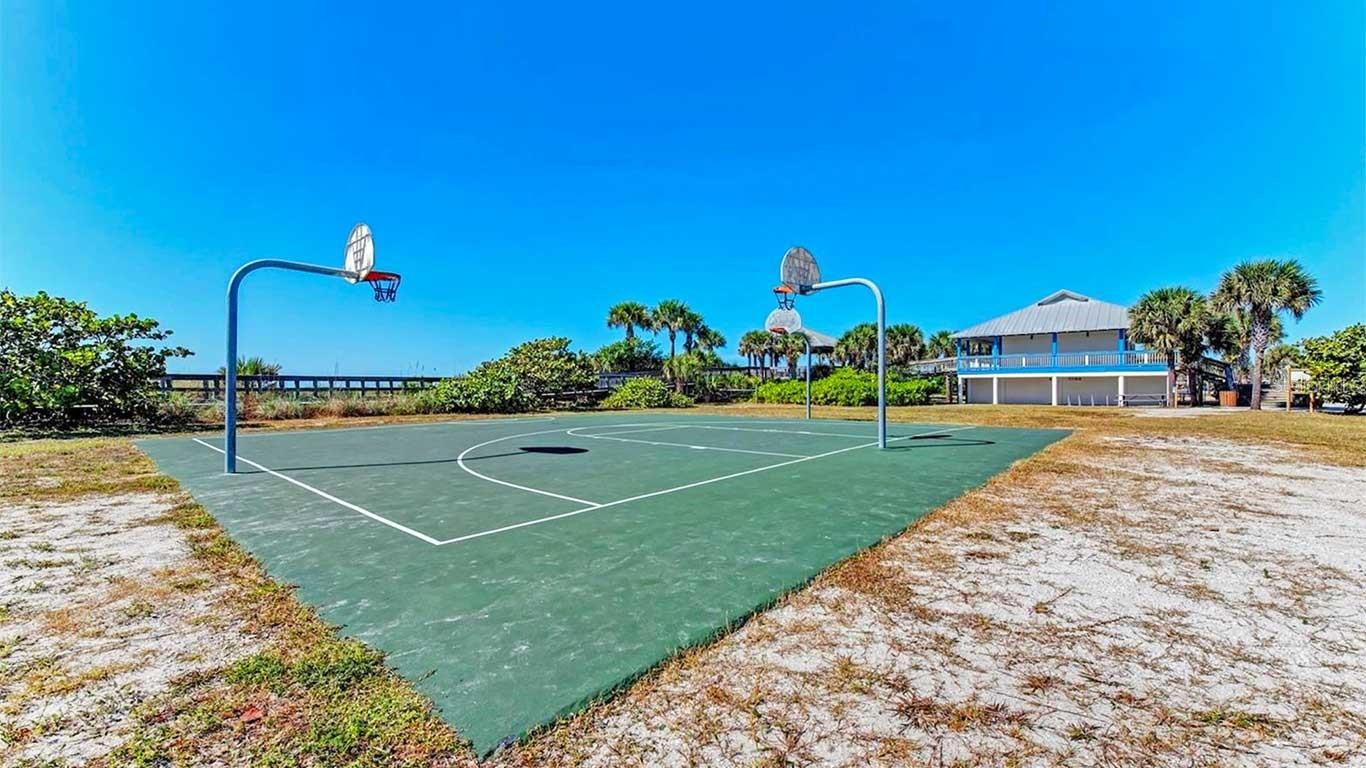 Image 6 of 7 For 132 Glades Drive