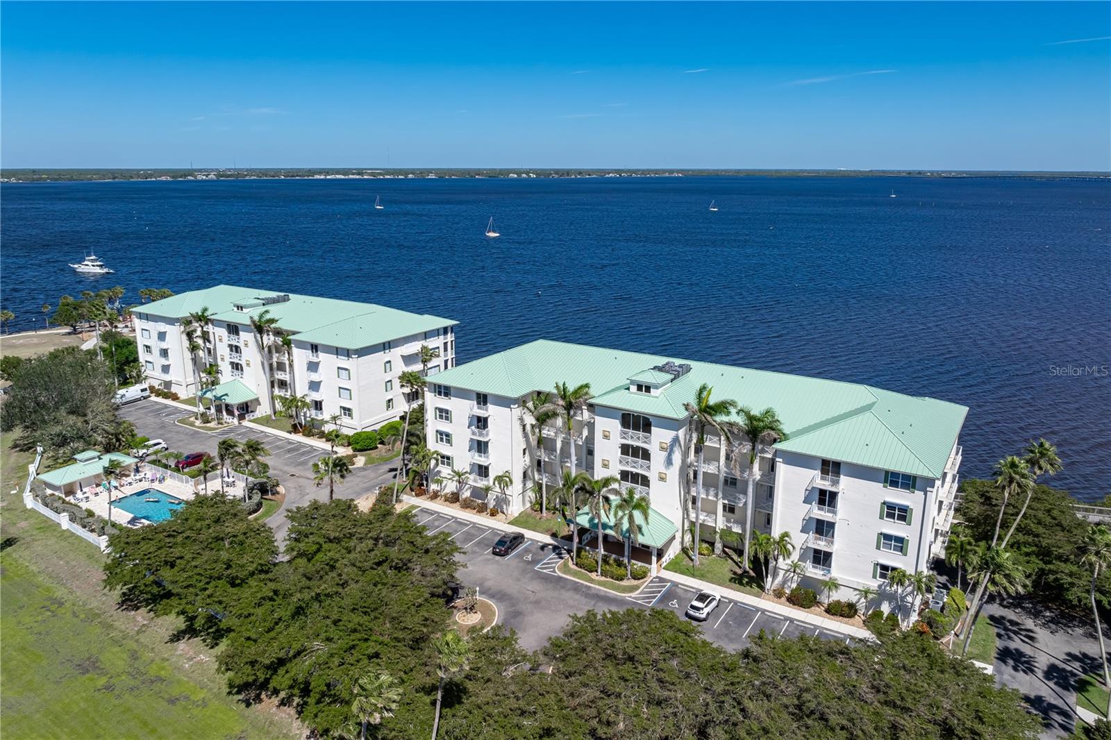 Image 54 of 64 For 200 Harbor Walk Drive 253