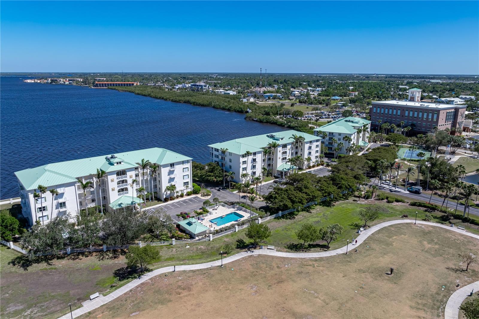 Image 55 of 64 For 200 Harbor Walk Drive 253