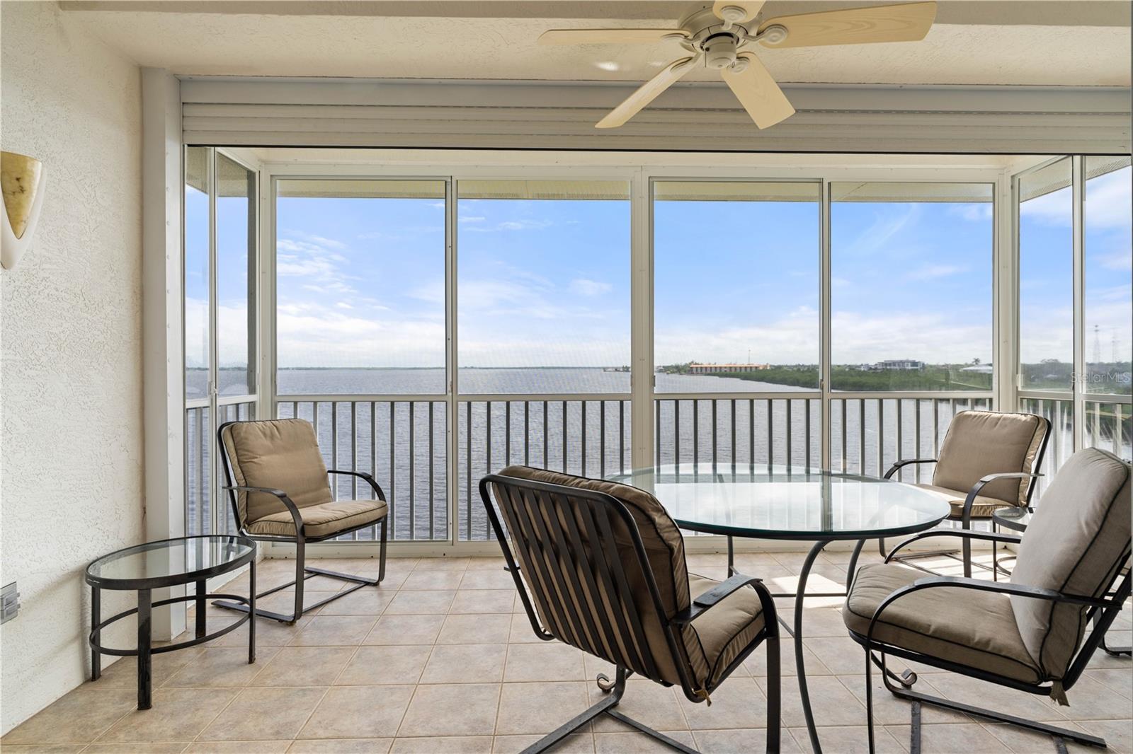 Image 6 of 64 For 200 Harbor Walk Drive 253