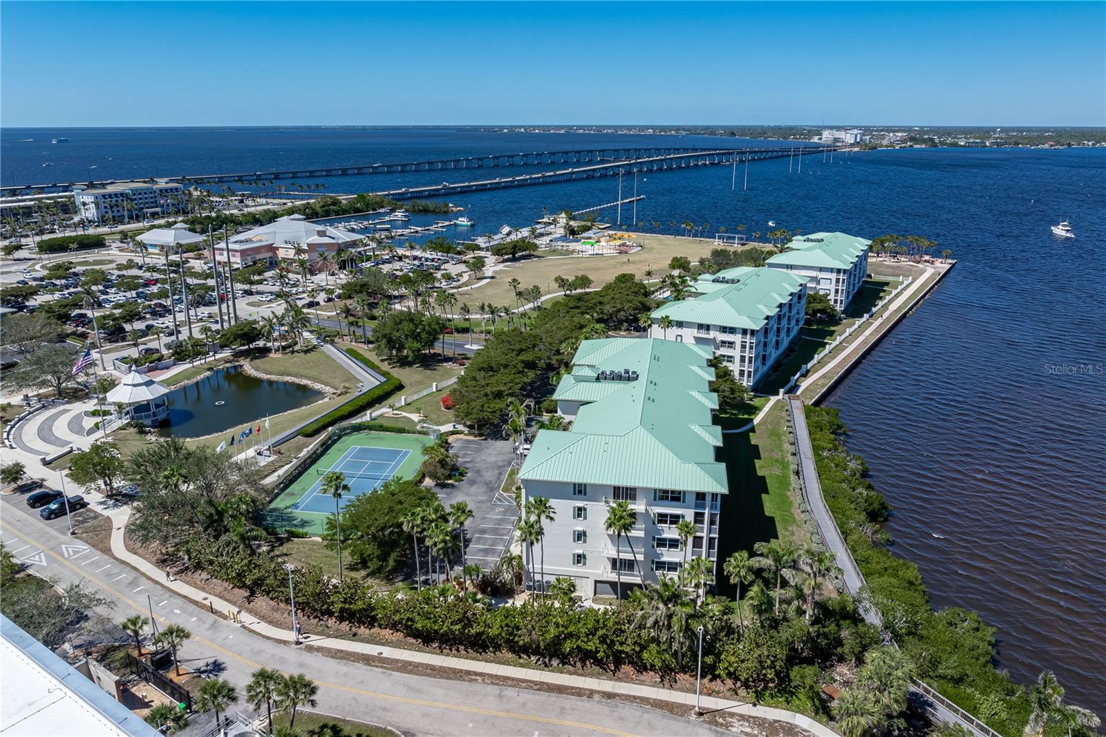 Image 9 of 64 For 200 Harbor Walk Drive 253
