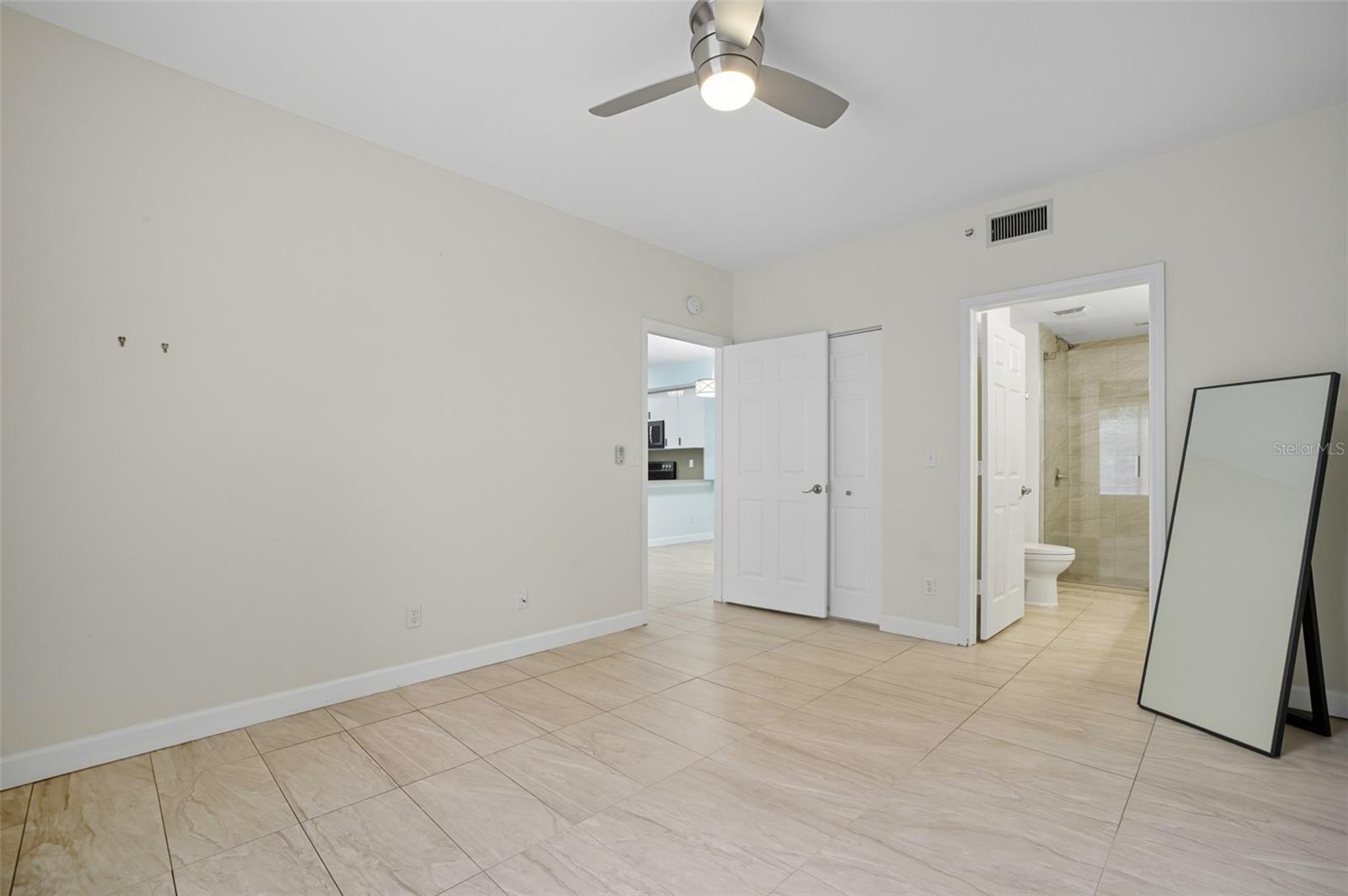 Image 18 of 40 For 6401 Aragon Way 103