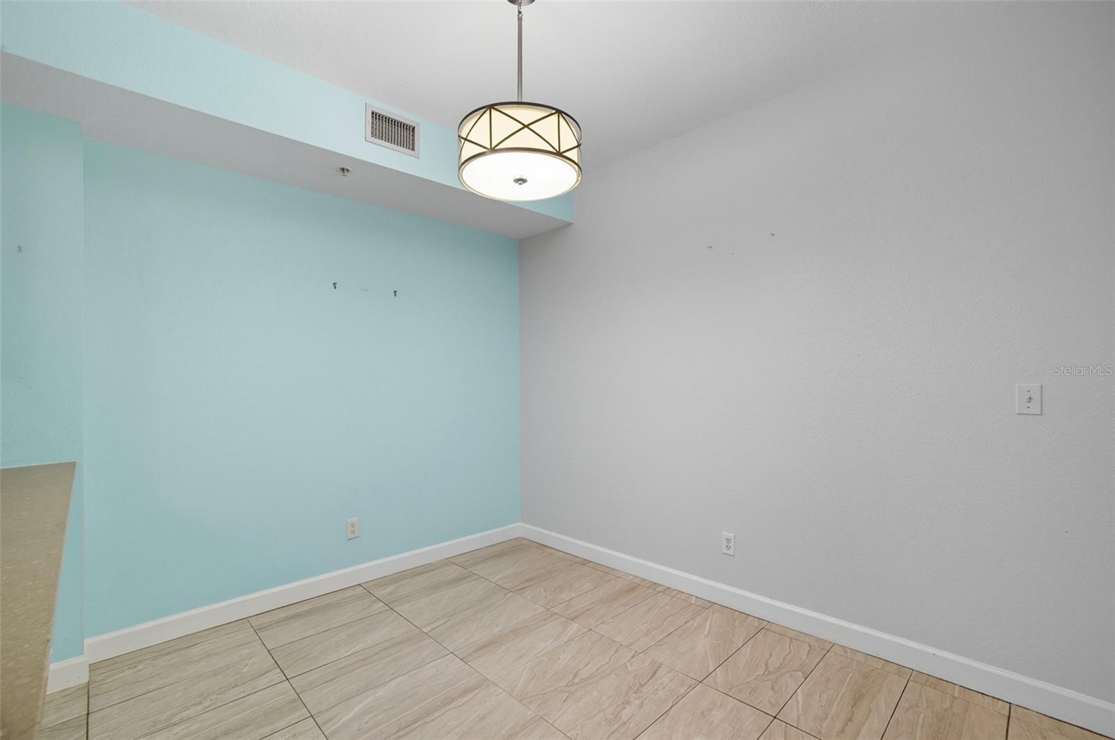 Image 7 of 40 For 6401 Aragon Way 103