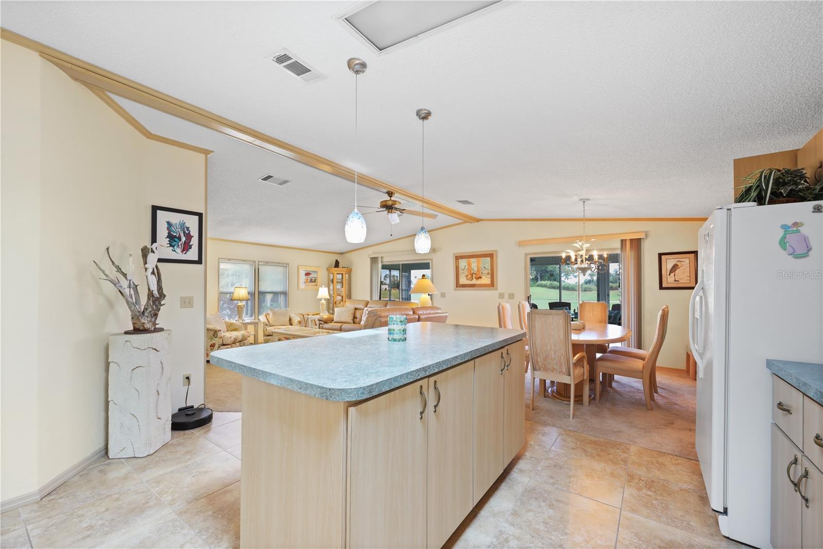 Image 27 of 100 For 2100 Kings Highway 778