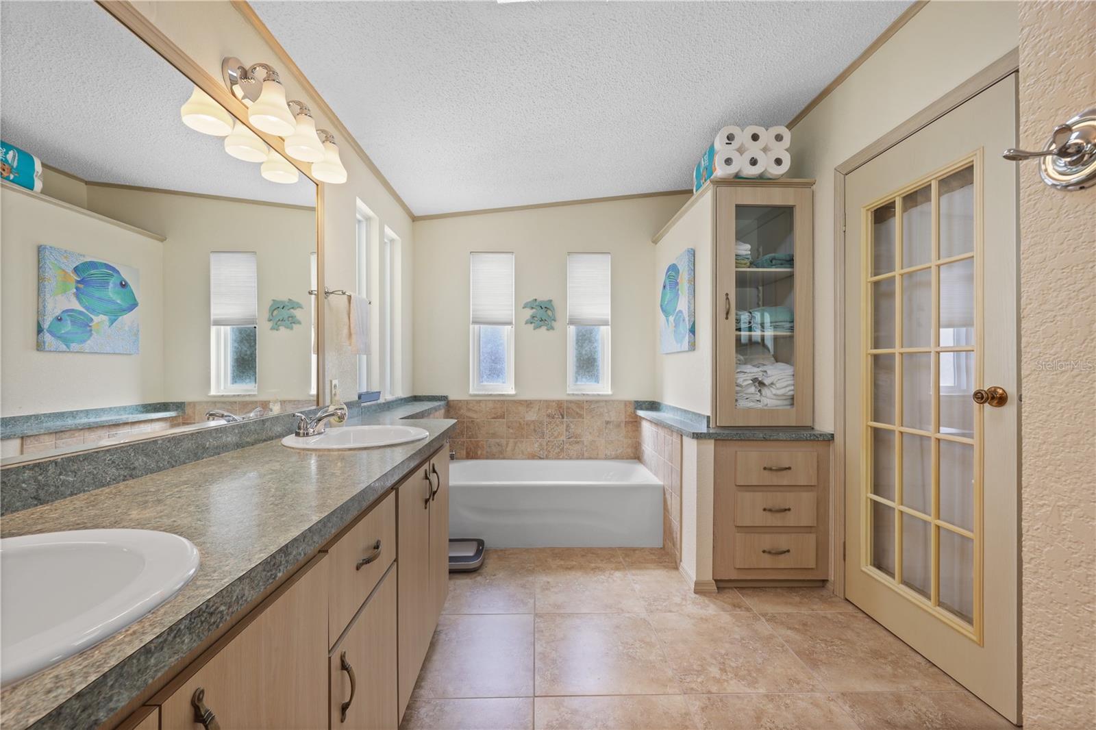 Image 37 of 100 For 2100 Kings Highway 778