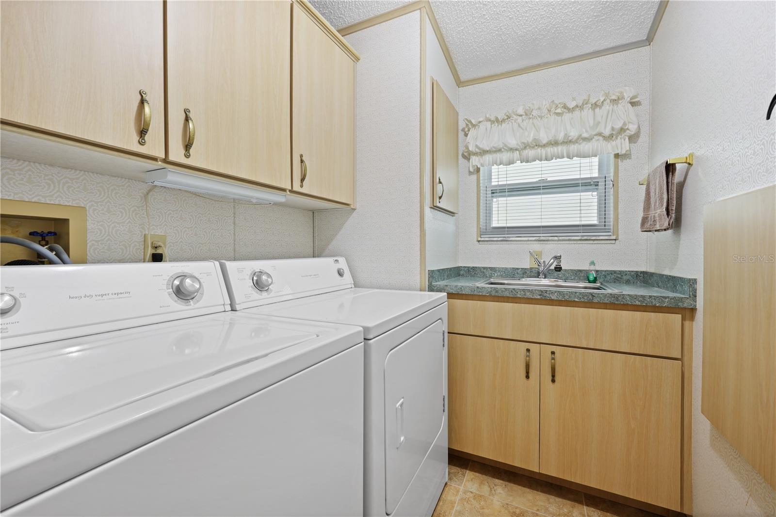 Image 44 of 100 For 2100 Kings Highway 778