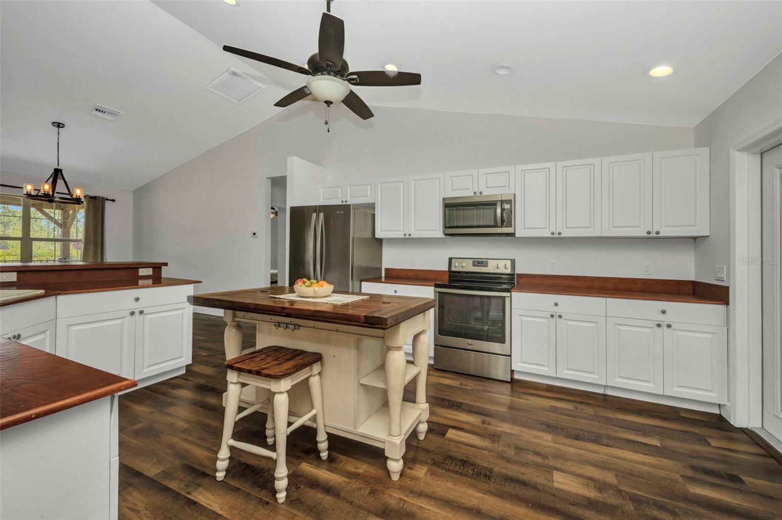 Image 17 of 69 For 6405 Alan Boulevard