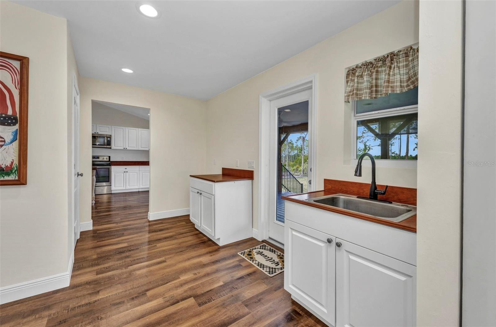 Image 27 of 69 For 6405 Alan Boulevard