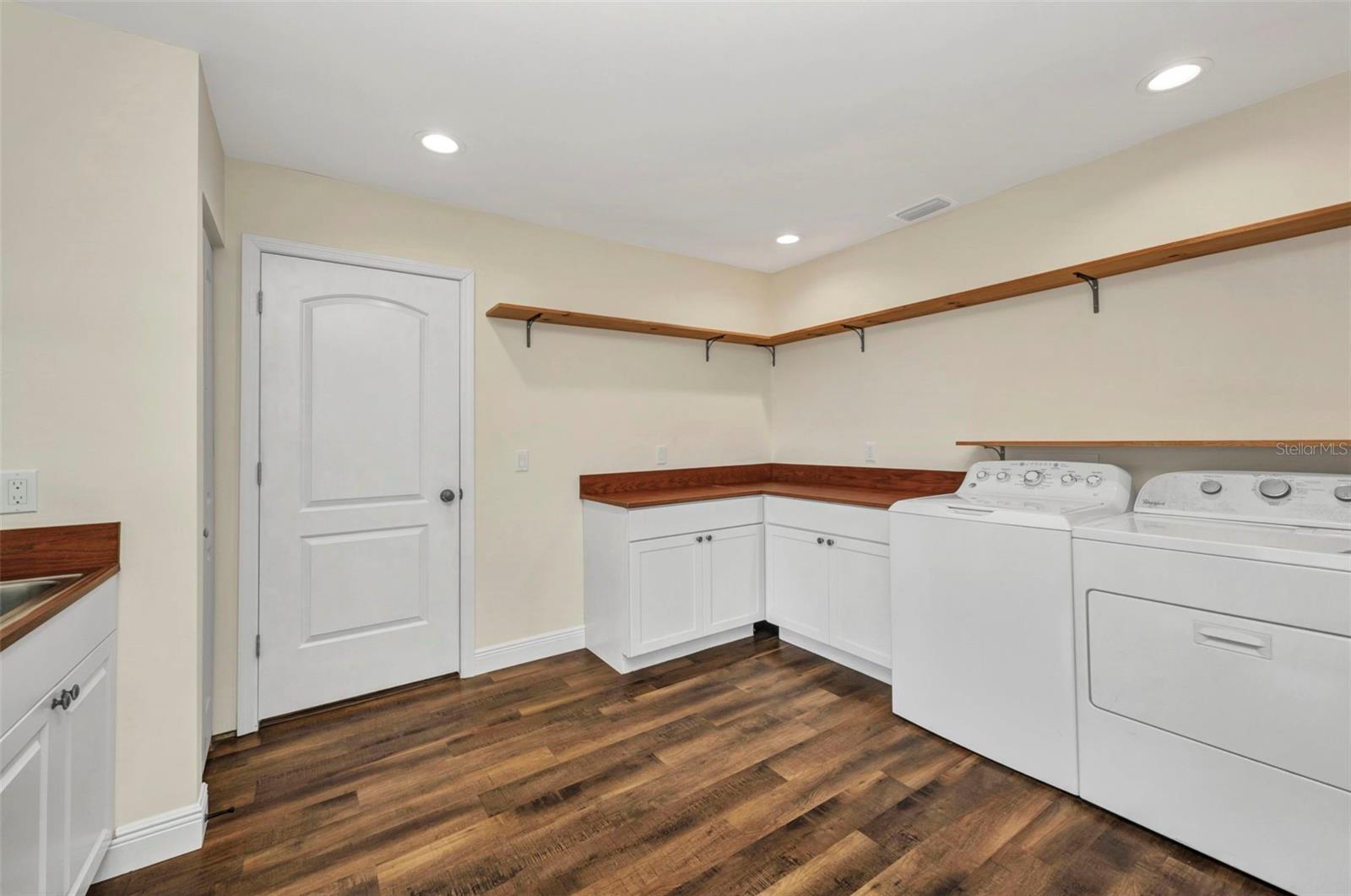 Image 30 of 69 For 6405 Alan Boulevard