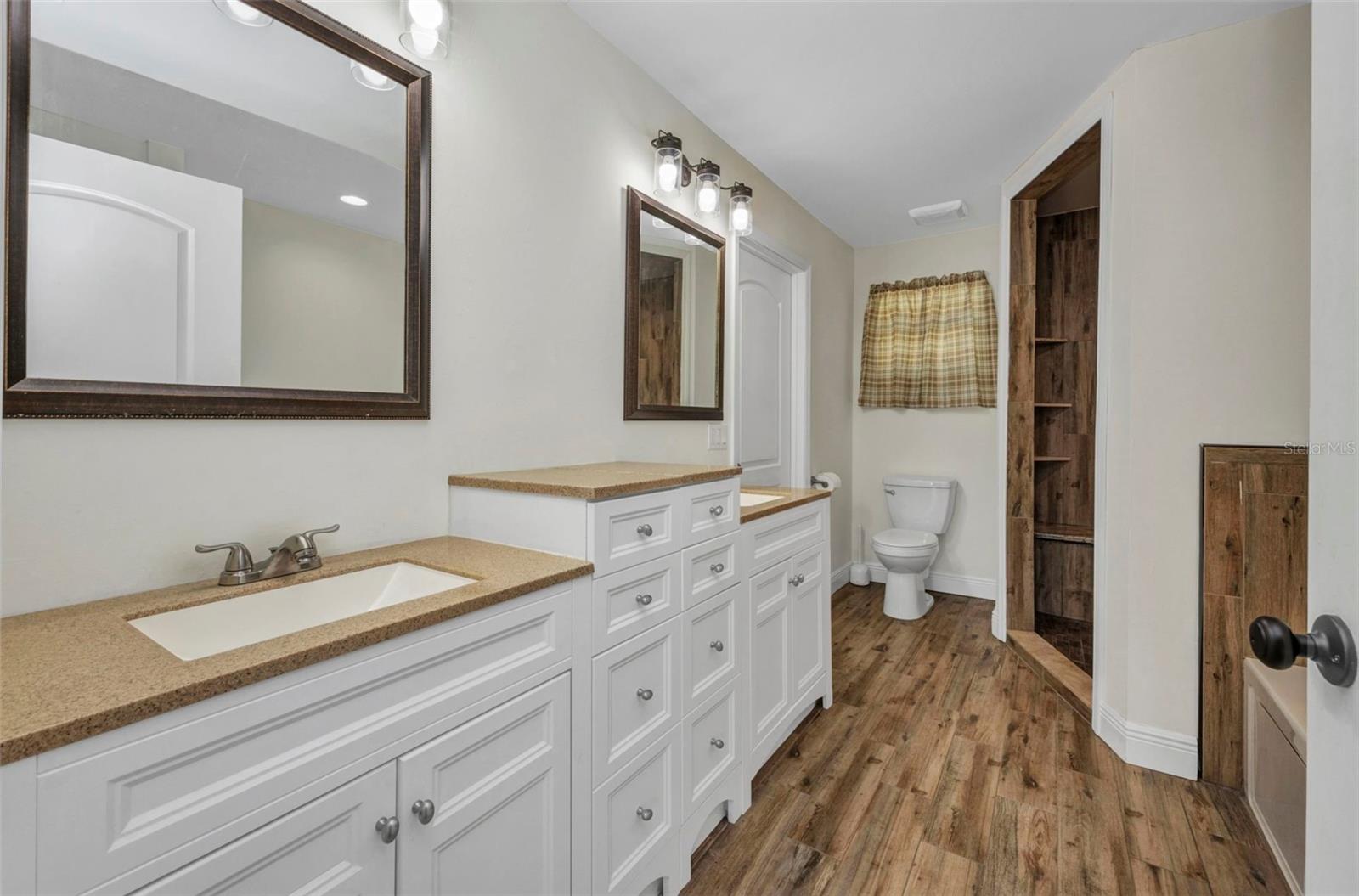 Image 42 of 69 For 6405 Alan Boulevard
