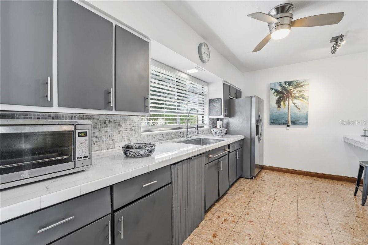 Image 12 of 46 For 124 Leland Se