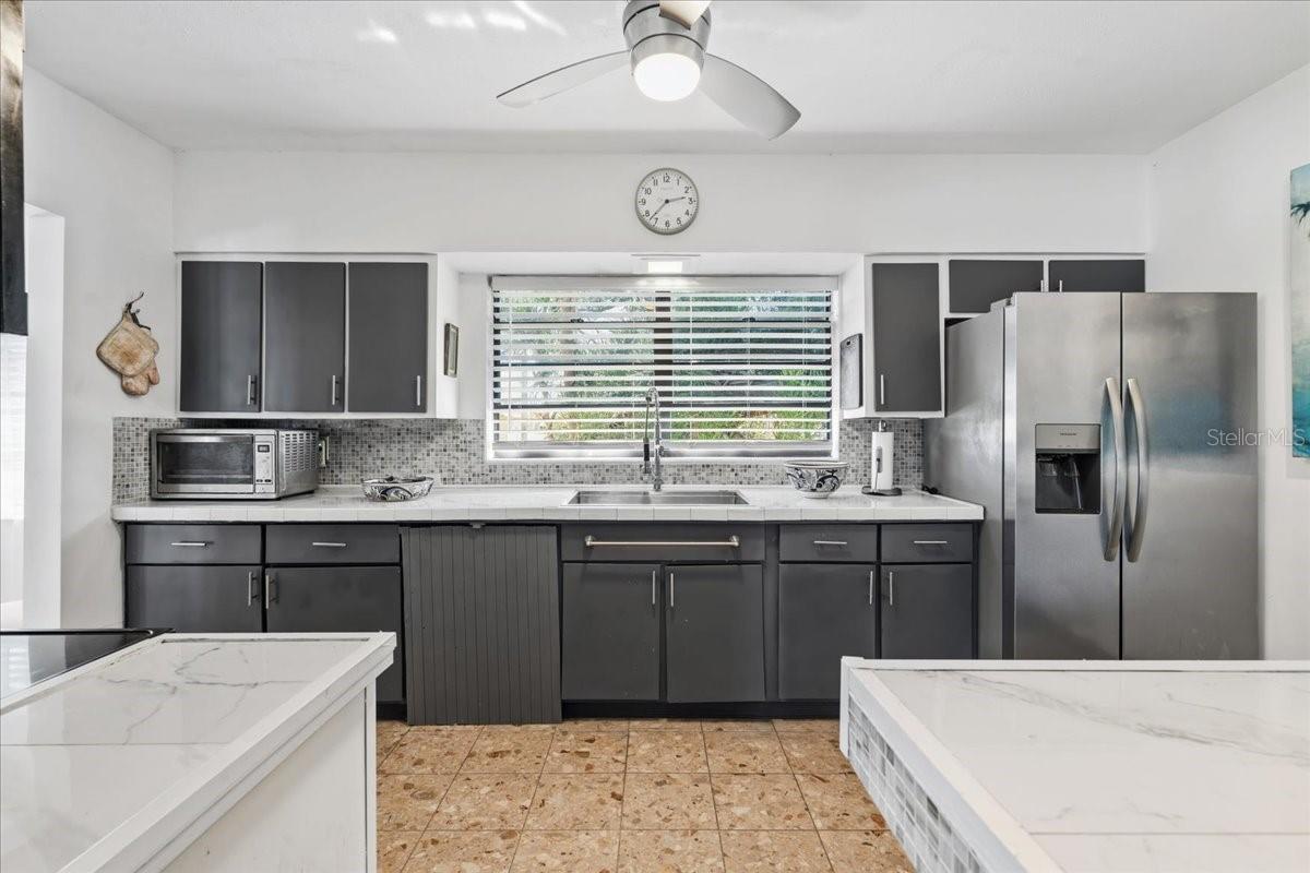 Image 14 of 46 For 124 Leland Se