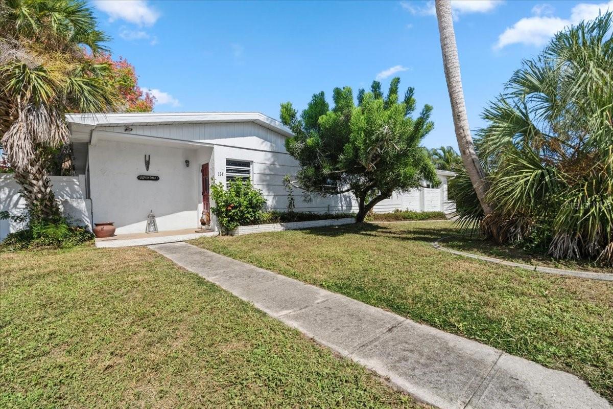 Image 2 of 46 For 124 Leland Se