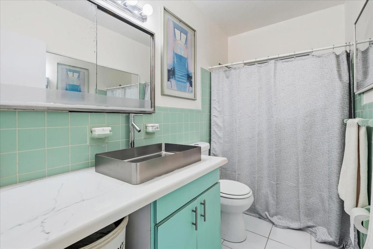 Image 22 of 46 For 124 Leland Se