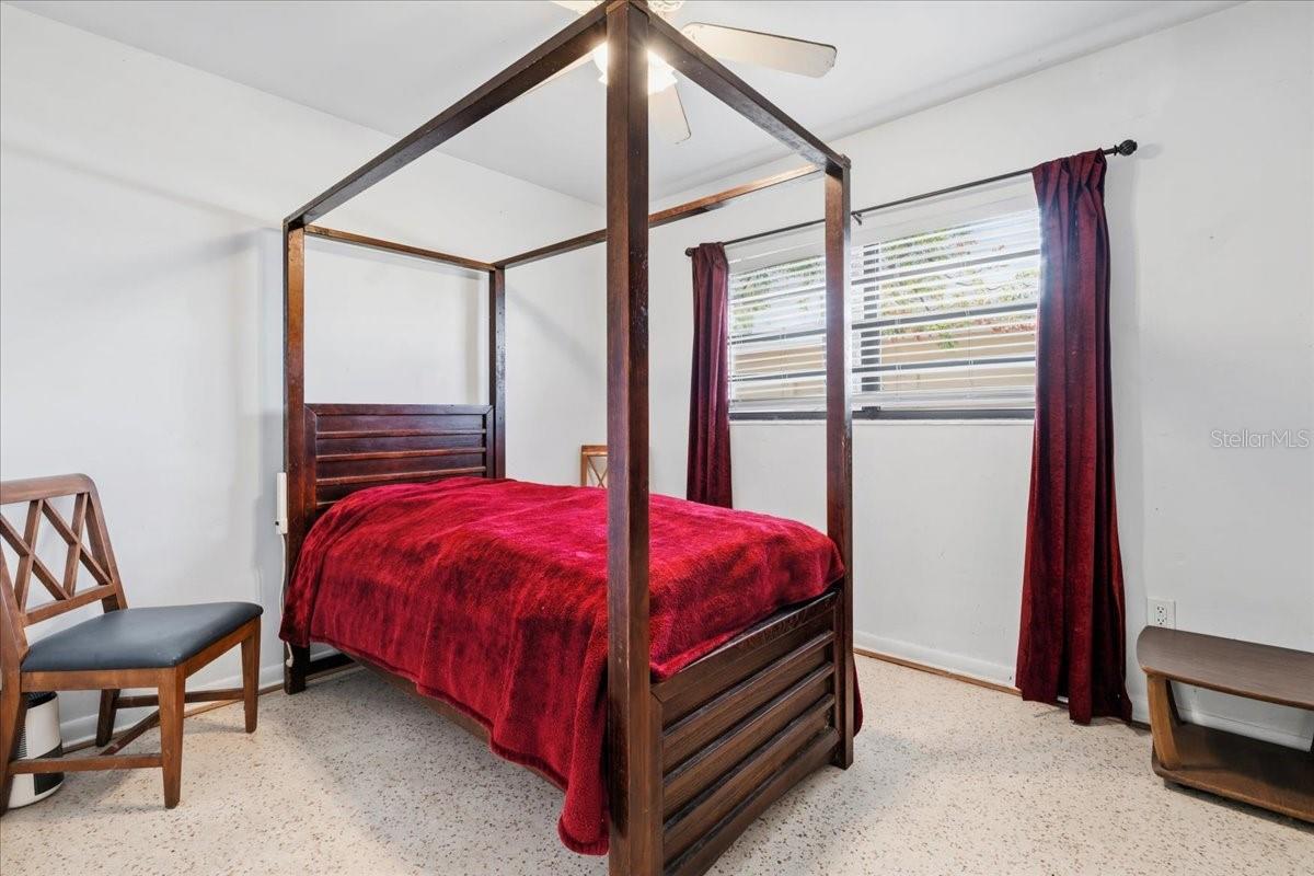 Image 23 of 46 For 124 Leland Se