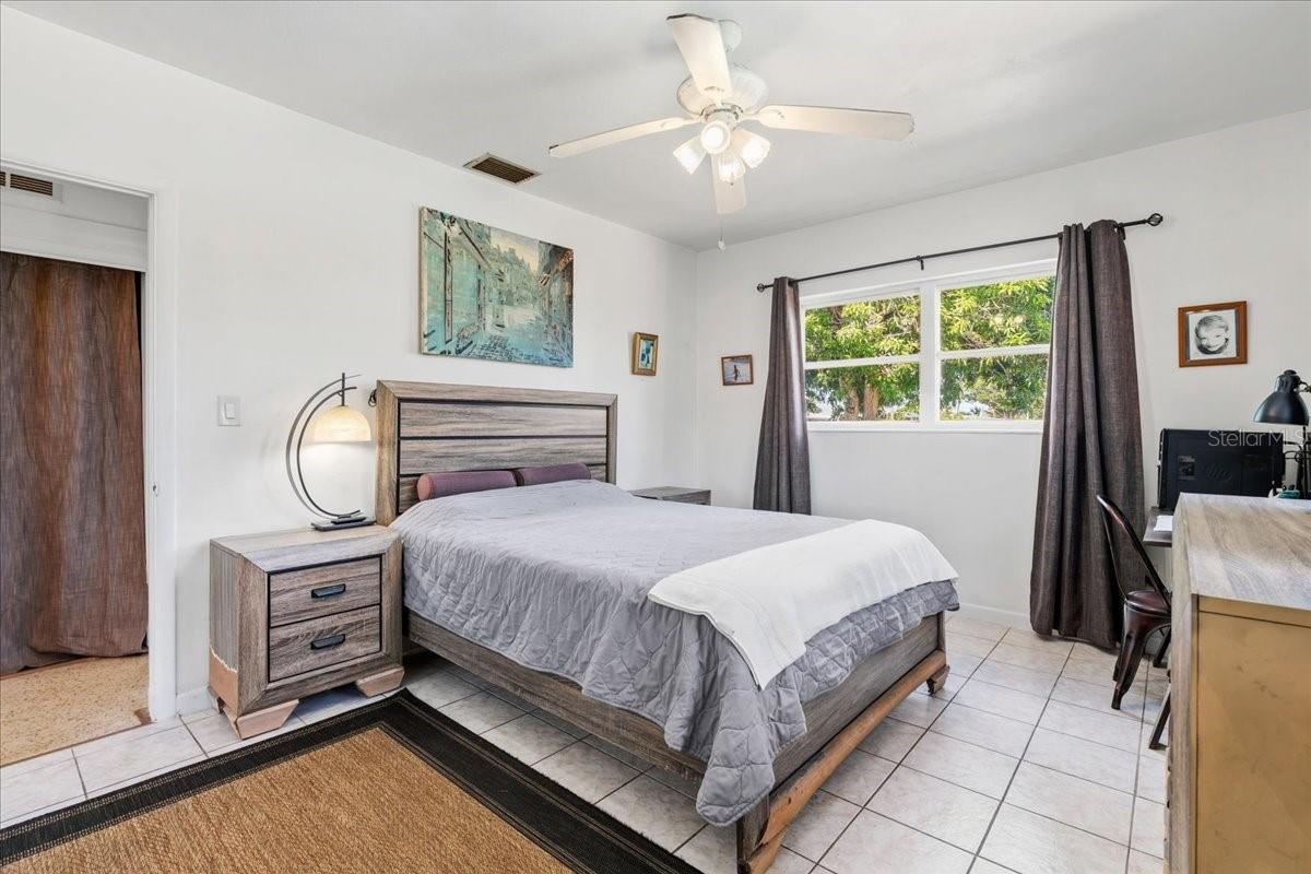 Image 27 of 46 For 124 Leland Se