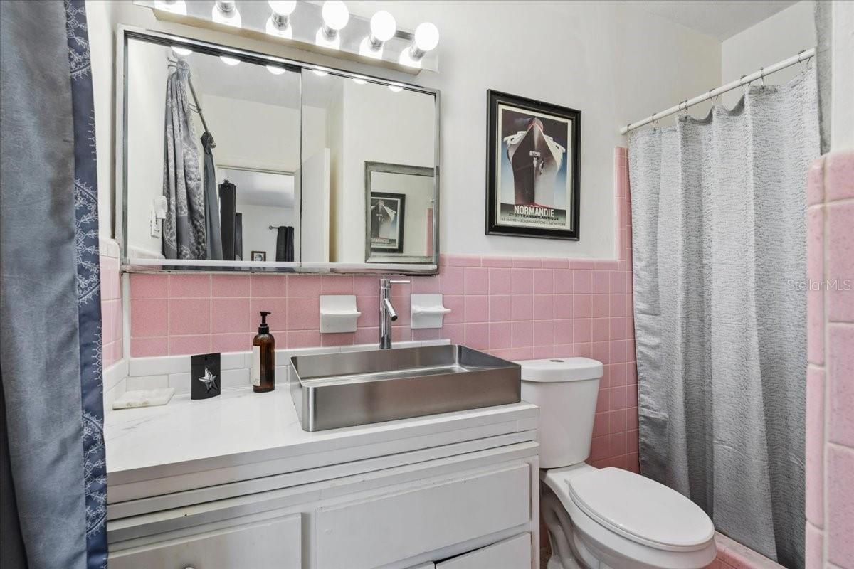 Image 28 of 46 For 124 Leland Se