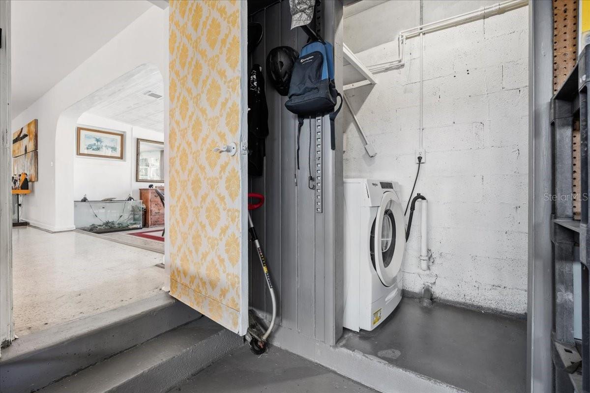 Image 38 of 46 For 124 Leland Se