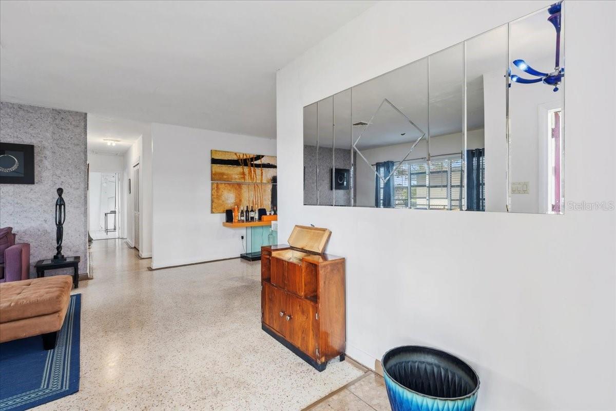 Image 4 of 46 For 124 Leland Se